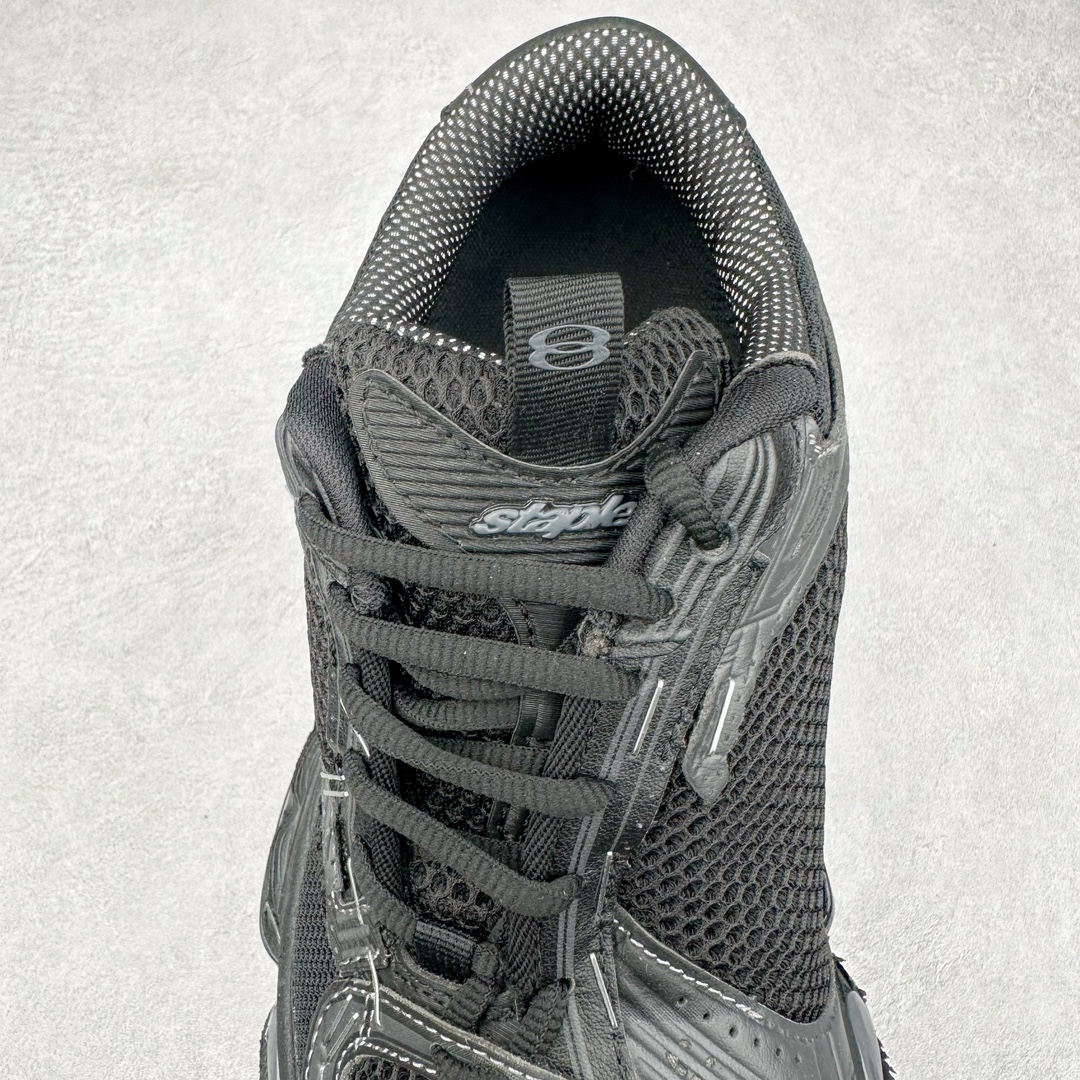 图片[5]-BALENCIAGA Stapler Sneakers 巴黎世家订书机鞋网布系带低帮走秀复古老爹鞋 展现品牌对于新潮事物的热情 这款鞋子拥有巨大尺寸和醒目设计 符合当下”老爹鞋”的趋势 鞋子采用银灰配色 营造出低调而不失华丽的效果 10XL的尺码使它成为市场中最显眼的存在 适合追求个性化的人群 Balenciaga始终站在时尚前沿 此次发布的产品再次体现了他们的创新能力 偏大一码 尺码：35 36 37 38 39 40 41 42 43 44 45 46-选品中心