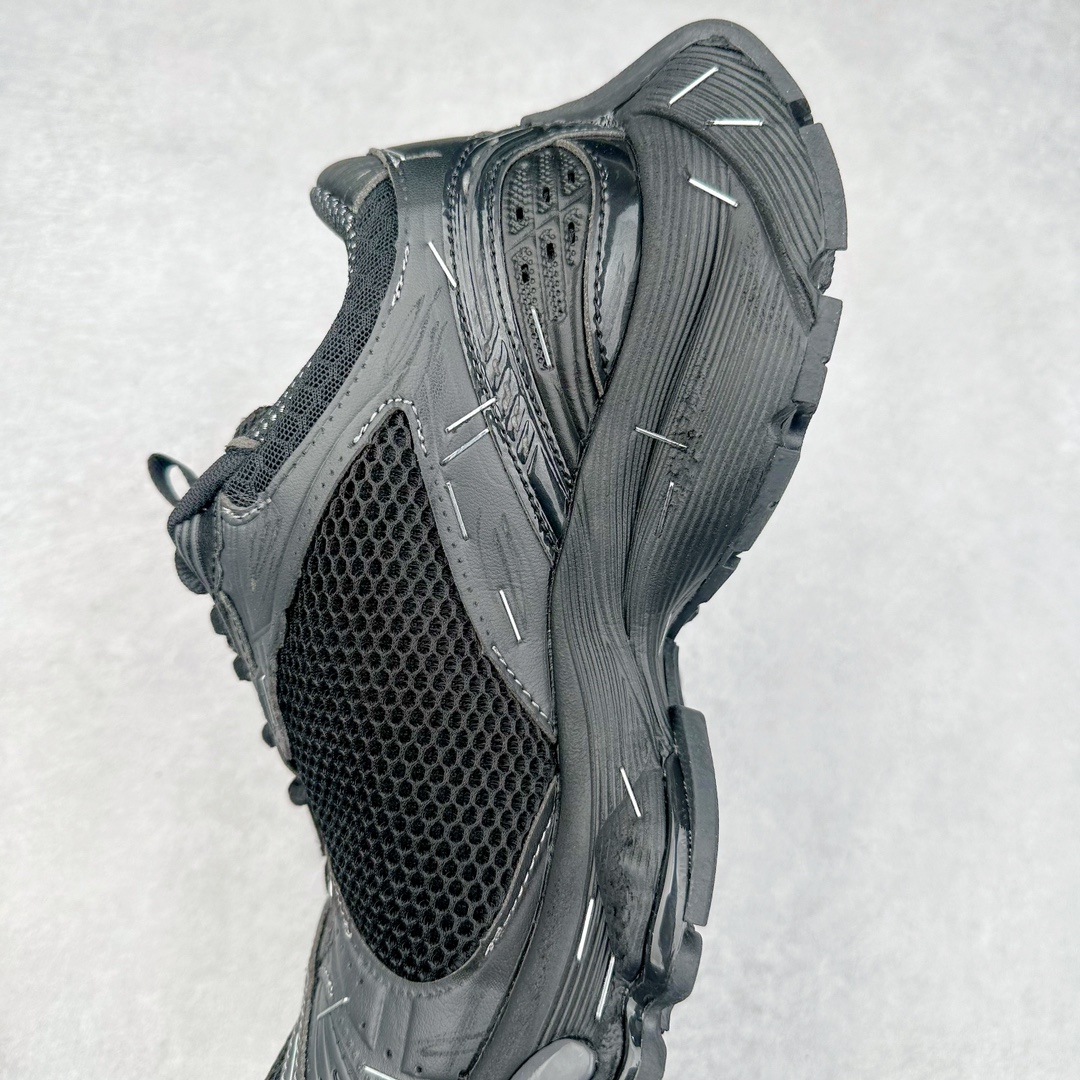 图片[7]-BALENCIAGA Stapler Sneakers 巴黎世家订书机鞋网布系带低帮走秀复古老爹鞋 展现品牌对于新潮事物的热情 这款鞋子拥有巨大尺寸和醒目设计 符合当下”老爹鞋”的趋势 鞋子采用银灰配色 营造出低调而不失华丽的效果 10XL的尺码使它成为市场中最显眼的存在 适合追求个性化的人群 Balenciaga始终站在时尚前沿 此次发布的产品再次体现了他们的创新能力 偏大一码 尺码：35 36 37 38 39 40 41 42 43 44 45 46-选品中心