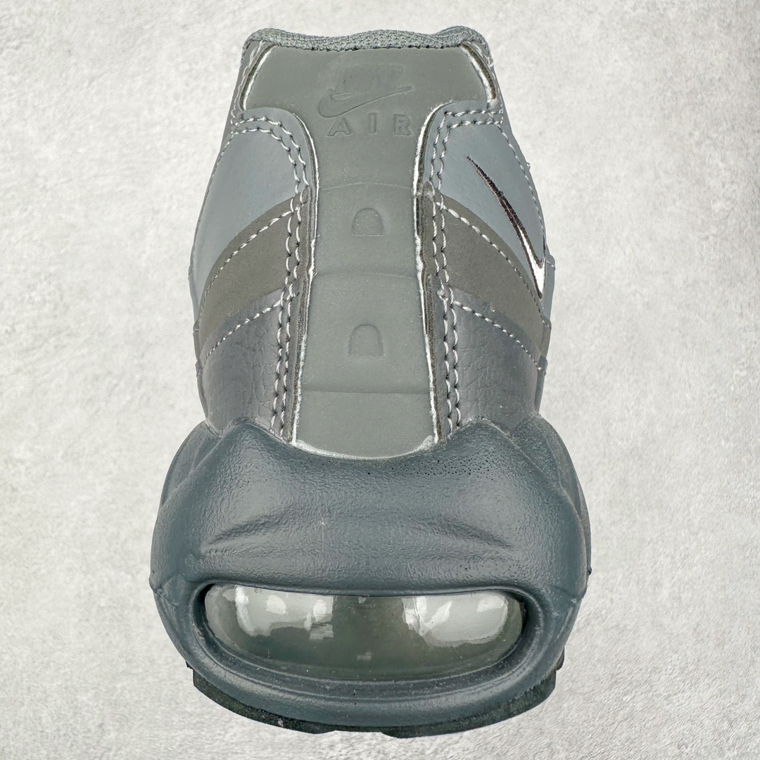 图片[8]-＃MX版 NK Air Max 95 复古减震气垫跑鞋 HF0121-001 经典重温 外单专供大厂出品 品质稳定 一百余色 终端操作 鞋款设计灵感源于人体构造 中底设计基于人体的脊柱构造 是整体设计的核心 尼龙孔眼代表了肋骨 而分层式面板和网眼象征着肌肉纤维和肉体组织 Air Max 95采用了两个独立的吹塑成型的Air-Sole单元 并首次在前掌使用可视化气垫设计 Swoosh logo夜当作一个 点符号放在了鞋子的后帮位置 20年的发展让 AIR MAX 95有了不同的故事 20年后再度面向世人的时候 焕然一新的面貌 让人有了另外一种清新脱俗的感觉 尺码：39 40 40.5 41 42 42.5 43 44 44.5 45 46 47.5 48-选品中心