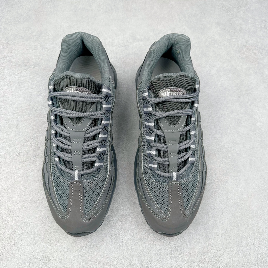 图片[2]-＃MX版 NK Air Max 95 复古减震气垫跑鞋 HF0121-001 经典重温 外单专供大厂出品 品质稳定 一百余色 终端操作 鞋款设计灵感源于人体构造 中底设计基于人体的脊柱构造 是整体设计的核心 尼龙孔眼代表了肋骨 而分层式面板和网眼象征着肌肉纤维和肉体组织 Air Max 95采用了两个独立的吹塑成型的Air-Sole单元 并首次在前掌使用可视化气垫设计 Swoosh logo夜当作一个 点符号放在了鞋子的后帮位置 20年的发展让 AIR MAX 95有了不同的故事 20年后再度面向世人的时候 焕然一新的面貌 让人有了另外一种清新脱俗的感觉 尺码：39 40 40.5 41 42 42.5 43 44 44.5 45 46 47.5 48-选品中心