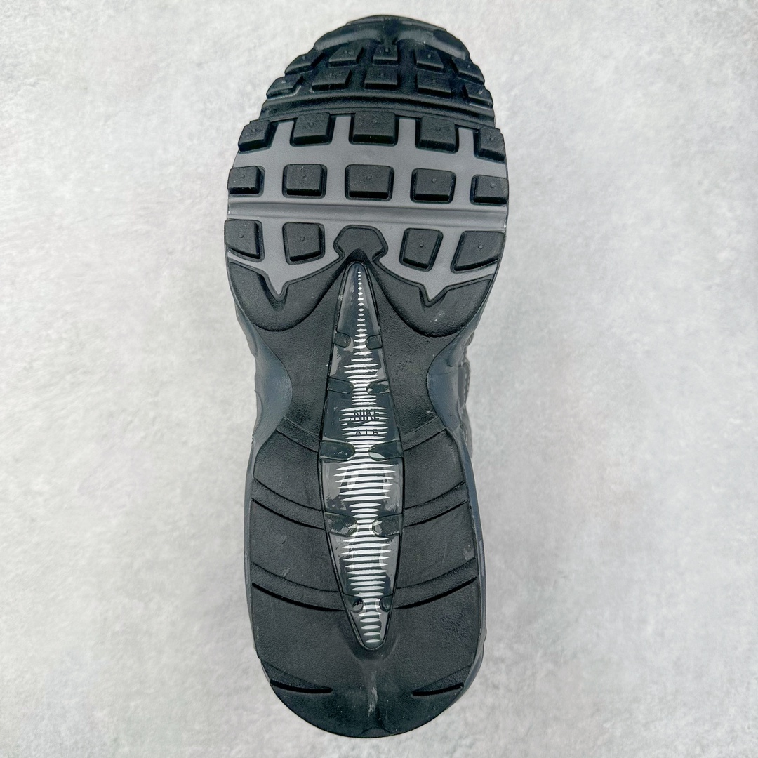 图片[9]-＃MX版 NK Air Max 95 复古减震气垫跑鞋 HF0121-001 经典重温 外单专供大厂出品 品质稳定 一百余色 终端操作 鞋款设计灵感源于人体构造 中底设计基于人体的脊柱构造 是整体设计的核心 尼龙孔眼代表了肋骨 而分层式面板和网眼象征着肌肉纤维和肉体组织 Air Max 95采用了两个独立的吹塑成型的Air-Sole单元 并首次在前掌使用可视化气垫设计 Swoosh logo夜当作一个 点符号放在了鞋子的后帮位置 20年的发展让 AIR MAX 95有了不同的故事 20年后再度面向世人的时候 焕然一新的面貌 让人有了另外一种清新脱俗的感觉 尺码：39 40 40.5 41 42 42.5 43 44 44.5 45 46 47.5 48-选品中心