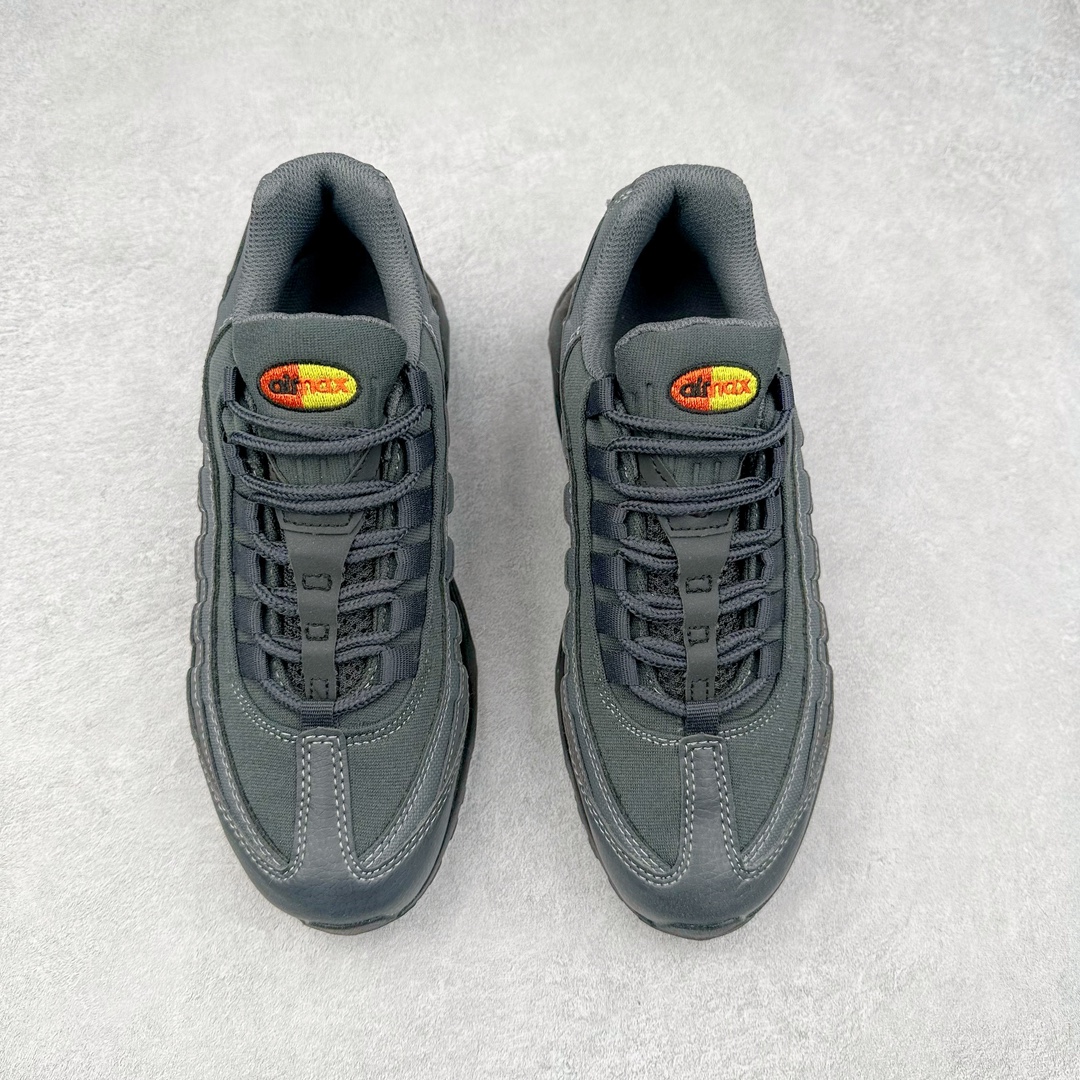 图片[2]-＃MX版 NK Air Max 95 复古减震气垫跑鞋 FZ4626-001 经典重温 外单专供大厂出品 品质稳定 一百余色 终端操作 鞋款设计灵感源于人体构造 中底设计基于人体的脊柱构造 是整体设计的核心 尼龙孔眼代表了肋骨 而分层式面板和网眼象征着肌肉纤维和肉体组织 Air Max 95采用了两个独立的吹塑成型的Air-Sole单元 并首次在前掌使用可视化气垫设计 Swoosh logo夜当作一个 点符号放在了鞋子的后帮位置 20年的发展让 AIR MAX 95有了不同的故事 20年后再度面向世人的时候 焕然一新的面貌 让人有了另外一种清新脱俗的感觉 尺码：39 40 40.5 41 42 42.5 43 44 44.5 45 46 47.5 48-选品中心