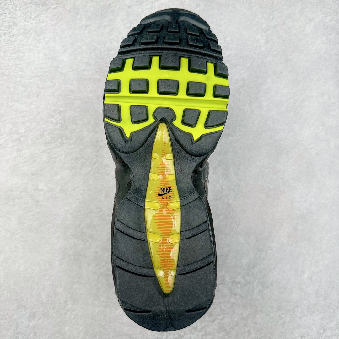 图片[8]-＃MX版 NK Air Max 95 复古减震气垫跑鞋 FZ4626-001 经典重温 外单专供大厂出品 品质稳定 一百余色 终端操作 鞋款设计灵感源于人体构造 中底设计基于人体的脊柱构造 是整体设计的核心 尼龙孔眼代表了肋骨 而分层式面板和网眼象征着肌肉纤维和肉体组织 Air Max 95采用了两个独立的吹塑成型的Air-Sole单元 并首次在前掌使用可视化气垫设计 Swoosh logo夜当作一个 点符号放在了鞋子的后帮位置 20年的发展让 AIR MAX 95有了不同的故事 20年后再度面向世人的时候 焕然一新的面貌 让人有了另外一种清新脱俗的感觉 尺码：39 40 40.5 41 42 42.5 43 44 44.5 45 46 47.5 48-选品中心