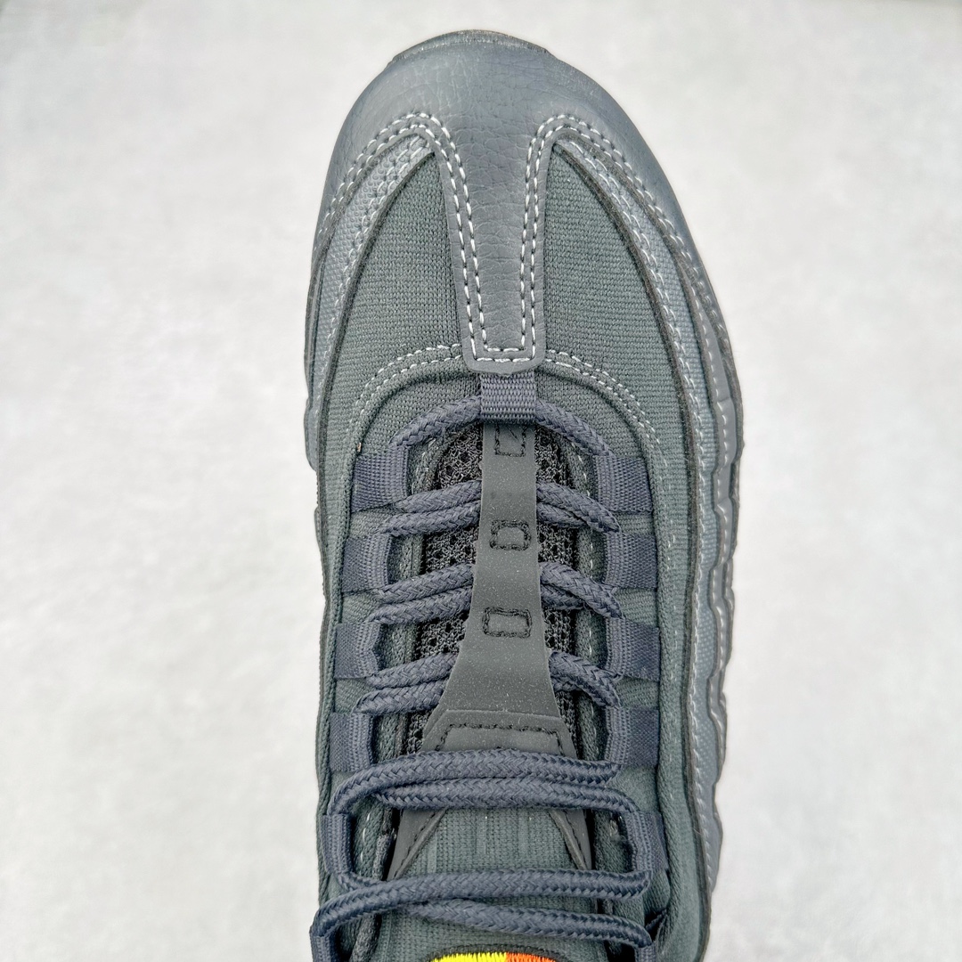 图片[4]-＃MX版 NK Air Max 95 复古减震气垫跑鞋 FZ4626-001 经典重温 外单专供大厂出品 品质稳定 一百余色 终端操作 鞋款设计灵感源于人体构造 中底设计基于人体的脊柱构造 是整体设计的核心 尼龙孔眼代表了肋骨 而分层式面板和网眼象征着肌肉纤维和肉体组织 Air Max 95采用了两个独立的吹塑成型的Air-Sole单元 并首次在前掌使用可视化气垫设计 Swoosh logo夜当作一个 点符号放在了鞋子的后帮位置 20年的发展让 AIR MAX 95有了不同的故事 20年后再度面向世人的时候 焕然一新的面貌 让人有了另外一种清新脱俗的感觉 尺码：39 40 40.5 41 42 42.5 43 44 44.5 45 46 47.5 48-选品中心