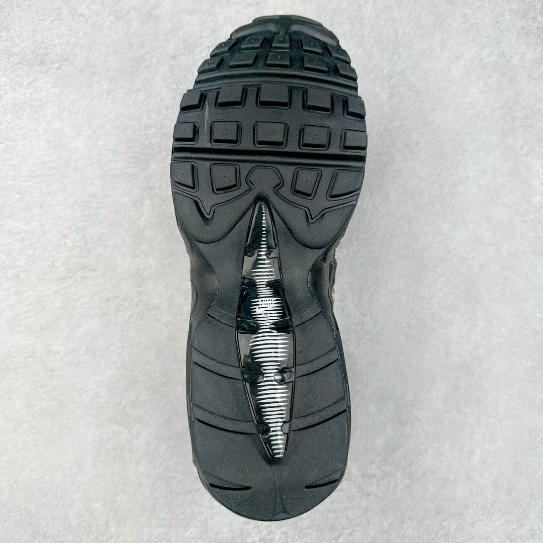 图片[9]-＃MX版 NK Air Max 95 复古减震气垫跑鞋 HF0121-002 经典重温 外单专供大厂出品 品质稳定 一百余色 终端操作 鞋款设计灵感源于人体构造 中底设计基于人体的脊柱构造 是整体设计的核心 尼龙孔眼代表了肋骨 而分层式面板和网眼象征着肌肉纤维和肉体组织 Air Max 95采用了两个独立的吹塑成型的Air-Sole单元 并首次在前掌使用可视化气垫设计 Swoosh logo夜当作一个 点符号放在了鞋子的后帮位置 20年的发展让 AIR MAX 95有了不同的故事 20年后再度面向世人的时候 焕然一新的面貌 让人有了另外一种清新脱俗的感觉 尺码：39 40 40.5 41 42 42.5 43 44 44.5 45 46 47.5 48-选品中心