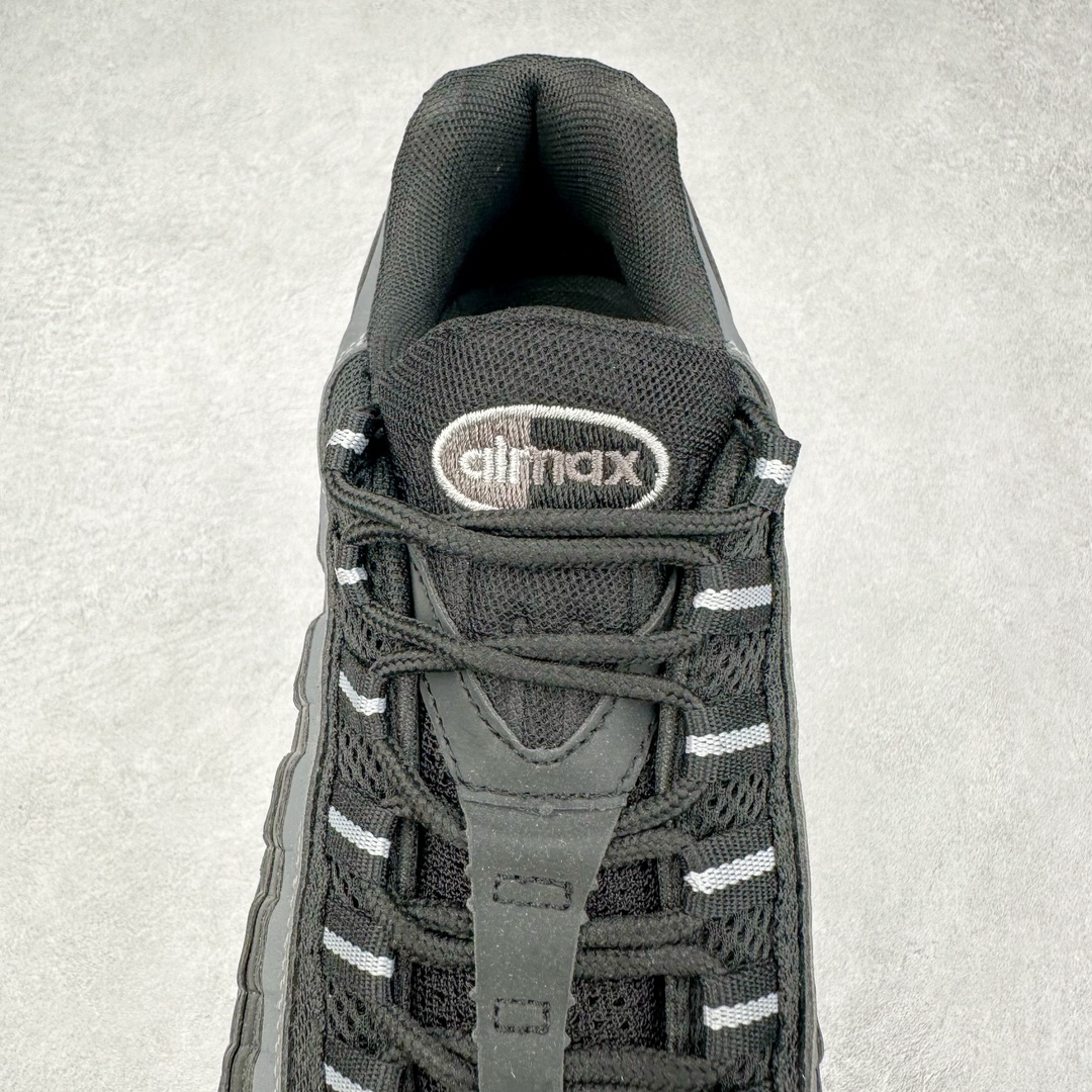 图片[5]-＃MX版 NK Air Max 95 复古减震气垫跑鞋 HF0121-002 经典重温 外单专供大厂出品 品质稳定 一百余色 终端操作 鞋款设计灵感源于人体构造 中底设计基于人体的脊柱构造 是整体设计的核心 尼龙孔眼代表了肋骨 而分层式面板和网眼象征着肌肉纤维和肉体组织 Air Max 95采用了两个独立的吹塑成型的Air-Sole单元 并首次在前掌使用可视化气垫设计 Swoosh logo夜当作一个 点符号放在了鞋子的后帮位置 20年的发展让 AIR MAX 95有了不同的故事 20年后再度面向世人的时候 焕然一新的面貌 让人有了另外一种清新脱俗的感觉 尺码：39 40 40.5 41 42 42.5 43 44 44.5 45 46 47.5 48-选品中心