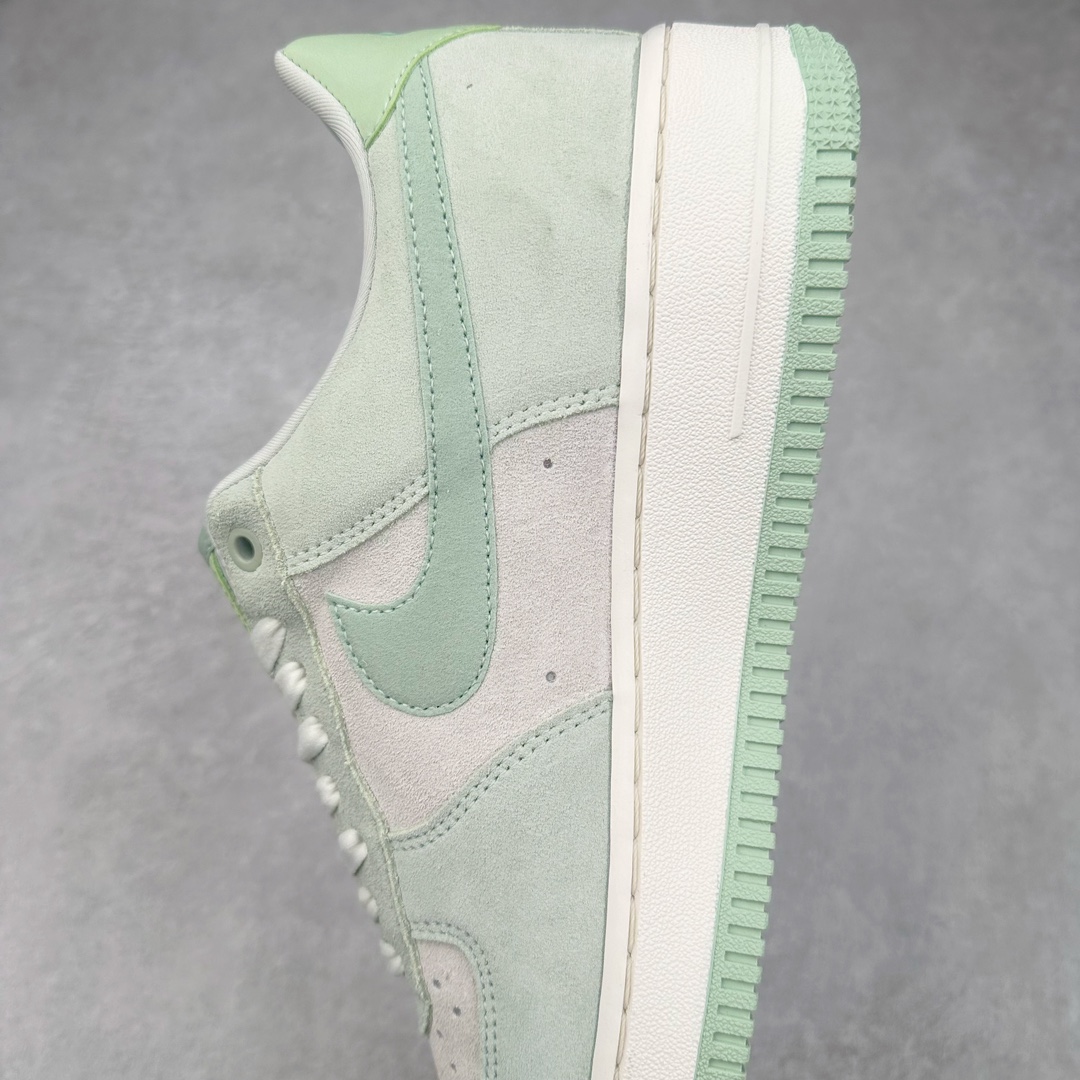 图片[7]-NK Air Force 1´07 Low 空军一号低帮百搭休闲运动板鞋 HQ1497-099 柔软、弹性十足的缓震性能和出色的中底设计 横跨复古与现代的外型结合 造就出风靡全球 三十多年的Force 1 直到今天还深受青睐 尺码：36 36.5 37.5 38 38.5 39 40 40.5 41 42 42.5 43 44 44.5 45-选品中心