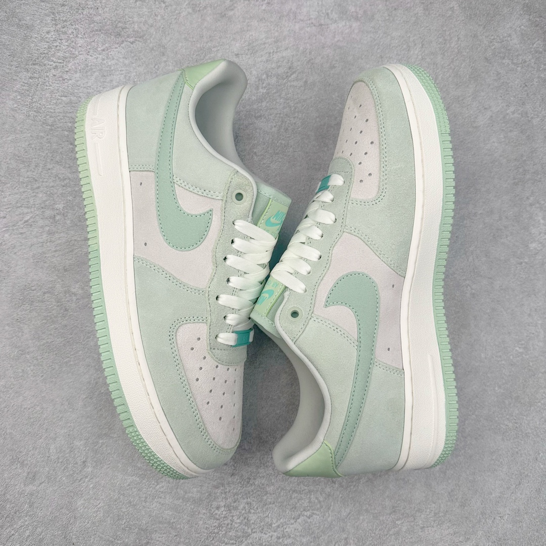 图片[3]-NK Air Force 1´07 Low 空军一号低帮百搭休闲运动板鞋 HQ1497-099 柔软、弹性十足的缓震性能和出色的中底设计 横跨复古与现代的外型结合 造就出风靡全球 三十多年的Force 1 直到今天还深受青睐 尺码：36 36.5 37.5 38 38.5 39 40 40.5 41 42 42.5 43 44 44.5 45-选品中心