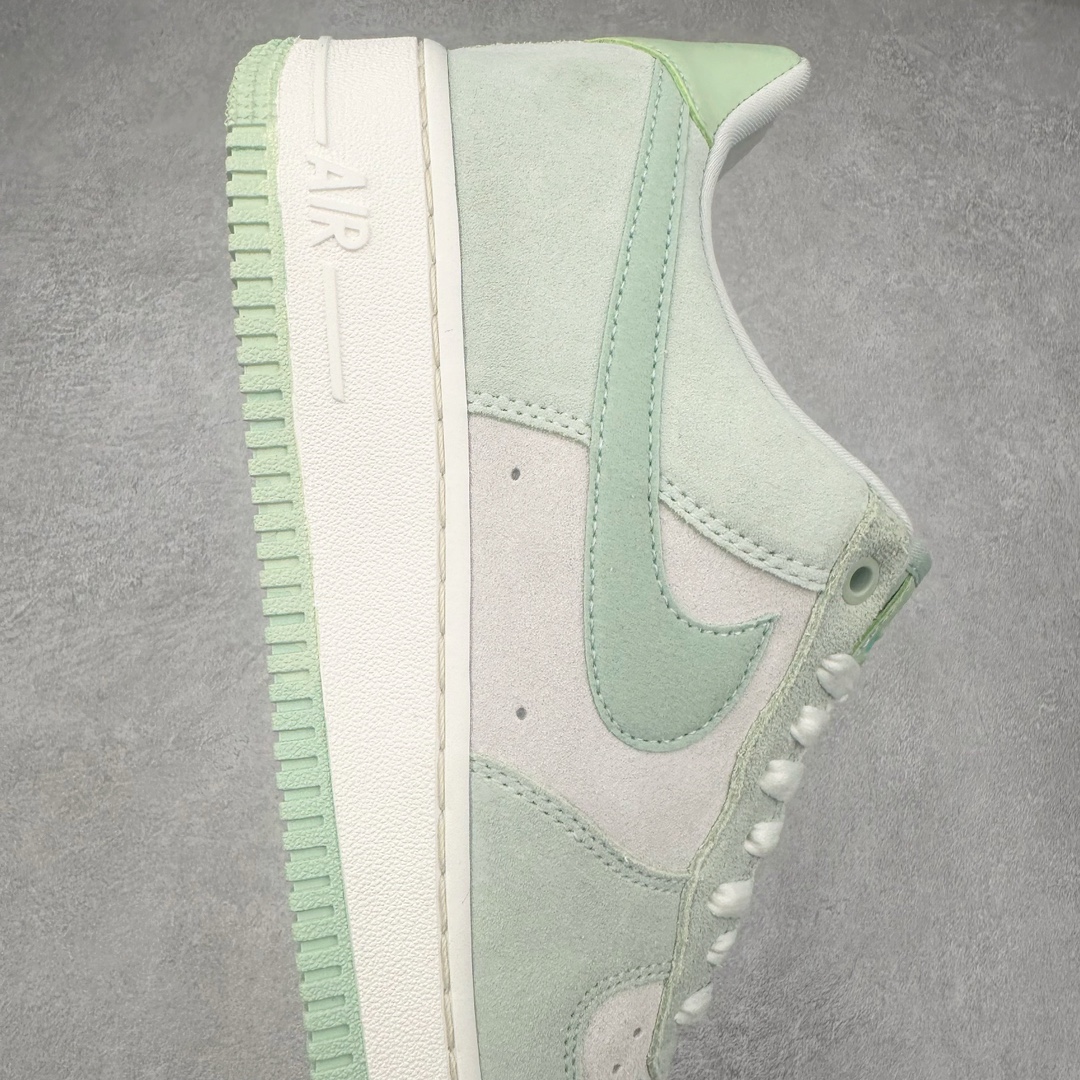 图片[6]-NK Air Force 1´07 Low 空军一号低帮百搭休闲运动板鞋 HQ1497-099 柔软、弹性十足的缓震性能和出色的中底设计 横跨复古与现代的外型结合 造就出风靡全球 三十多年的Force 1 直到今天还深受青睐 尺码：36 36.5 37.5 38 38.5 39 40 40.5 41 42 42.5 43 44 44.5 45-选品中心