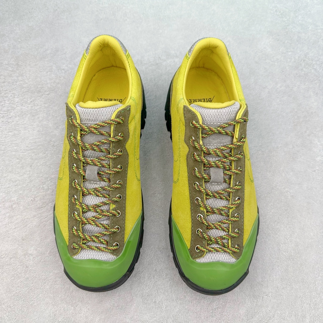 图片[2]-来自瑞典的复合式选品店 TRÈS BIEN 今番正式推出名为「TRÈS BIEN EVERYWEAR」的系列，旨在提供消费者一个适合任何场合的衣柜，其中即包括携手义大利制鞋厂牌 Diemme 合作的全新联名鞋履。 该款以 Diemme Modiva Suede Hiker 为基础，专注于时尚外观、耐用实穿性进行改造，采用绒面革鞋面搭配全皮衬里，而活泼的对比元素、撞色效果更为设计亮点，包括突出的鞋舌网眼布料、粉色橡胶鞋头、后跟加固配置等，最后搭载 Vibram® 外底完善优秀抓地力 尺码：39-45-选品中心