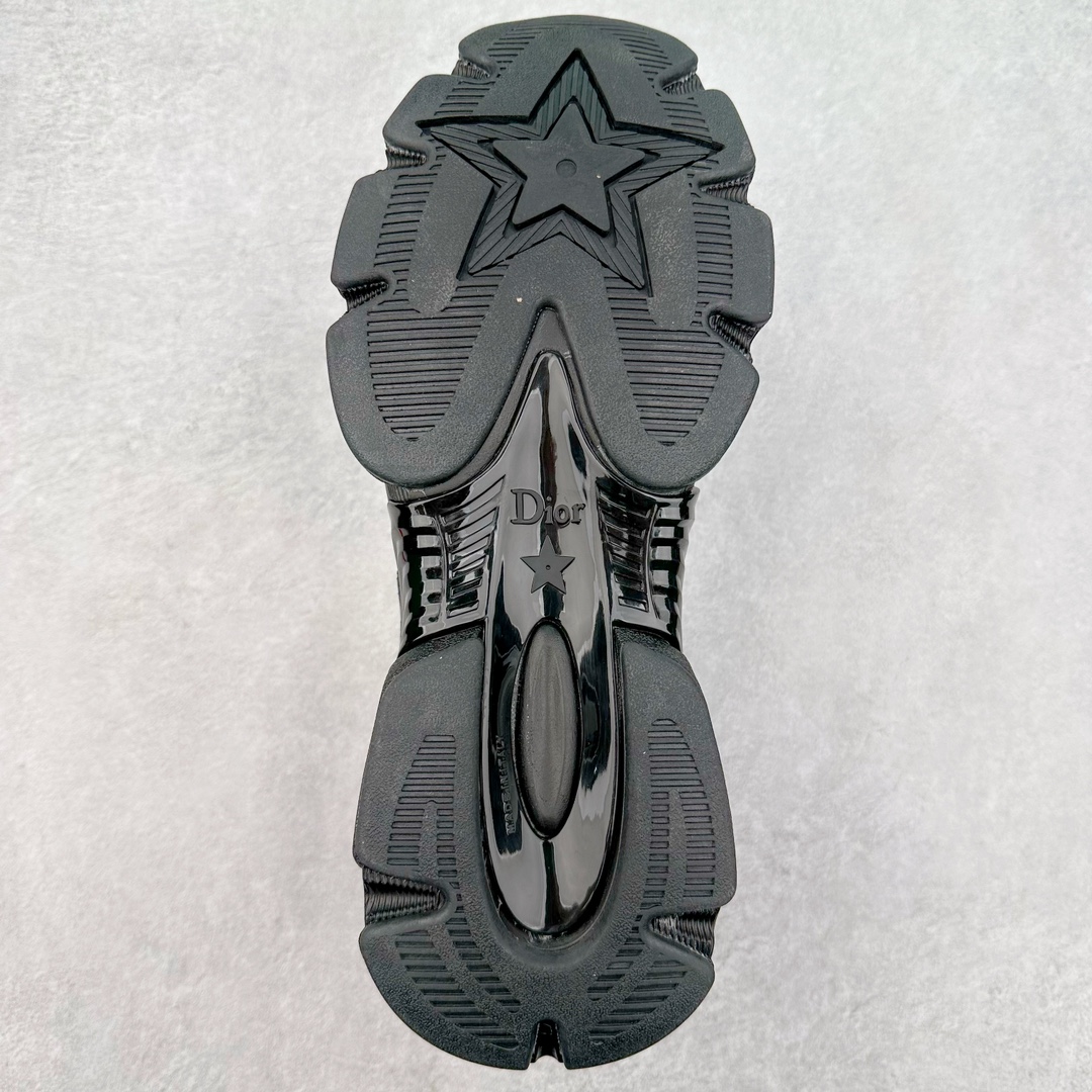 图片[9]-＃纯原 DIOR Chrono 迪奥圆头系带 运动跑鞋 生活休闲鞋 24ss本季最新单品 彰显经典设计全新休闲运动鞋 以牛皮革和网眼织物制作 轻盈透气 侧边的CD字母非常有ior辩识度 运动风设计融合流苏细节也增添了一丝优雅气质 原版网面+牛皮拼接 TPU轻便大底 全套原版包装 尺码 35 36 37 38 39 40 41 42 43 44 45-选品中心