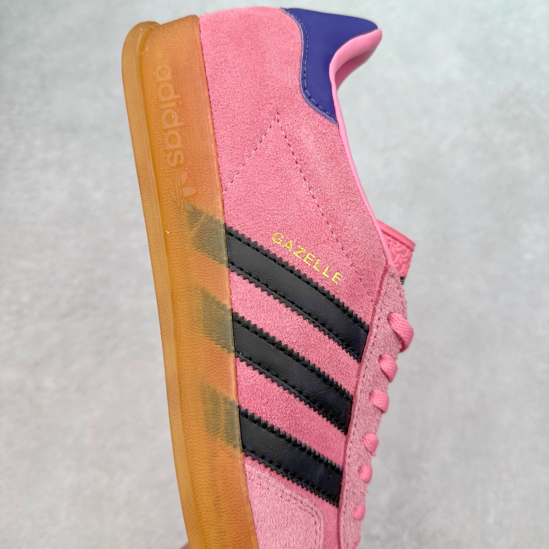 图片[6]-＃PB福利特价 AD Original Gazelle Indoor Trainers 瞪羚室内鞋系列低帮复古百搭休闲运动德训风板鞋 IE7002 高端零售特供批次 原厂定制长毛翻毛皮组合环保纤维革鞋面材质 内置环保海玻璃鞋垫 外置RB橡胶大底 产品品控稳定性领先行业 原厂全套原楦原纸板冲刀磨具开发 原厂皮料加持 原厂港宝加持定型后跟R度完美 将复古进行到底 简约流畅 三十年不变经典 这款Gazelle运动鞋 无论面料、配色、质感或设计 都只在重现其1991年原款的经典 皮革鞋面 撞色三条纹和鞋跟标的设计 力求呈现90年代的经典复古风潮 Samba火热的同时 也带动了其它的复古鞋型 Gazelle便是其中一只 Gazelle Indoor拥有包边更宽的T字型鞋头 更好的保护运动员的前掌 浓浓的复古氛围感 非常适合现在流行的Cleanfit风格 尺码：36 36⅔ 37⅓ 38 38⅔ 39⅓ 40 40⅔ 41⅓ 42 42⅔ 43⅓ 44 44⅔ 45 46-选品中心