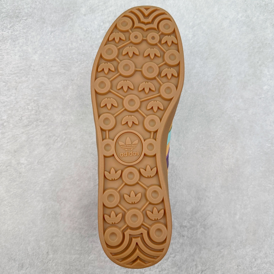 图片[9]-＃PB福利特价 AD Original Gazelle Indoor Trainers 瞪羚室内鞋系列低帮复古百搭休闲运动德训风板鞋 IG1636 高端零售特供批次 原厂定制长毛翻毛皮组合环保纤维革鞋面材质 内置环保海玻璃鞋垫 外置RB橡胶大底 产品品控稳定性领先行业 原厂全套原楦原纸板冲刀磨具开发 原厂皮料加持 原厂港宝加持定型后跟R度完美 将复古进行到底 简约流畅 三十年不变经典 这款Gazelle运动鞋 无论面料、配色、质感或设计 都只在重现其1991年原款的经典 皮革鞋面 撞色三条纹和鞋跟标的设计 力求呈现90年代的经典复古风潮 Samba火热的同时 也带动了其它的复古鞋型 Gazelle便是其中一只 Gazelle Indoor拥有包边更宽的T字型鞋头 更好的保护运动员的前掌 浓浓的复古氛围感 非常适合现在流行的Cleanfit风格 尺码：36 36⅔ 37⅓ 38 38⅔ 39⅓ 40 40⅔ 41⅓ 42 42⅔ 43⅓ 44 44⅔ 45 46-选品中心