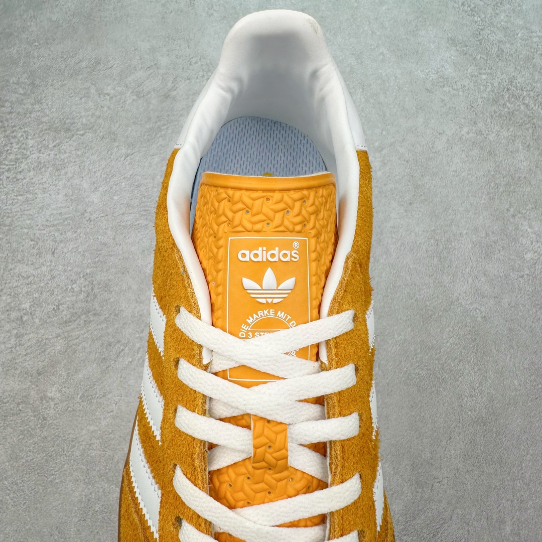 图片[5]-＃PB福利特价 AD Original Gazelle Indoor Trainers 瞪羚室内鞋系列低帮复古百搭休闲运动德训风板鞋 HQ8716 高端零售特供批次 原厂定制长毛翻毛皮组合环保纤维革鞋面材质 内置环保海玻璃鞋垫 外置RB橡胶大底 产品品控稳定性领先行业 原厂全套原楦原纸板冲刀磨具开发 原厂皮料加持 原厂港宝加持定型后跟R度完美 将复古进行到底 简约流畅 三十年不变经典 这款Gazelle运动鞋 无论面料、配色、质感或设计 都只在重现其1991年原款的经典 皮革鞋面 撞色三条纹和鞋跟标的设计 力求呈现90年代的经典复古风潮 Samba火热的同时 也带动了其它的复古鞋型 Gazelle便是其中一只 Gazelle Indoor拥有包边更宽的T字型鞋头 更好的保护运动员的前掌 浓浓的复古氛围感 非常适合现在流行的Cleanfit风格 尺码：36 36⅔ 37⅓ 38 38⅔ 39⅓ 40 40⅔ 41⅓ 42 42⅔ 43⅓ 44 44⅔ 45 46-选品中心