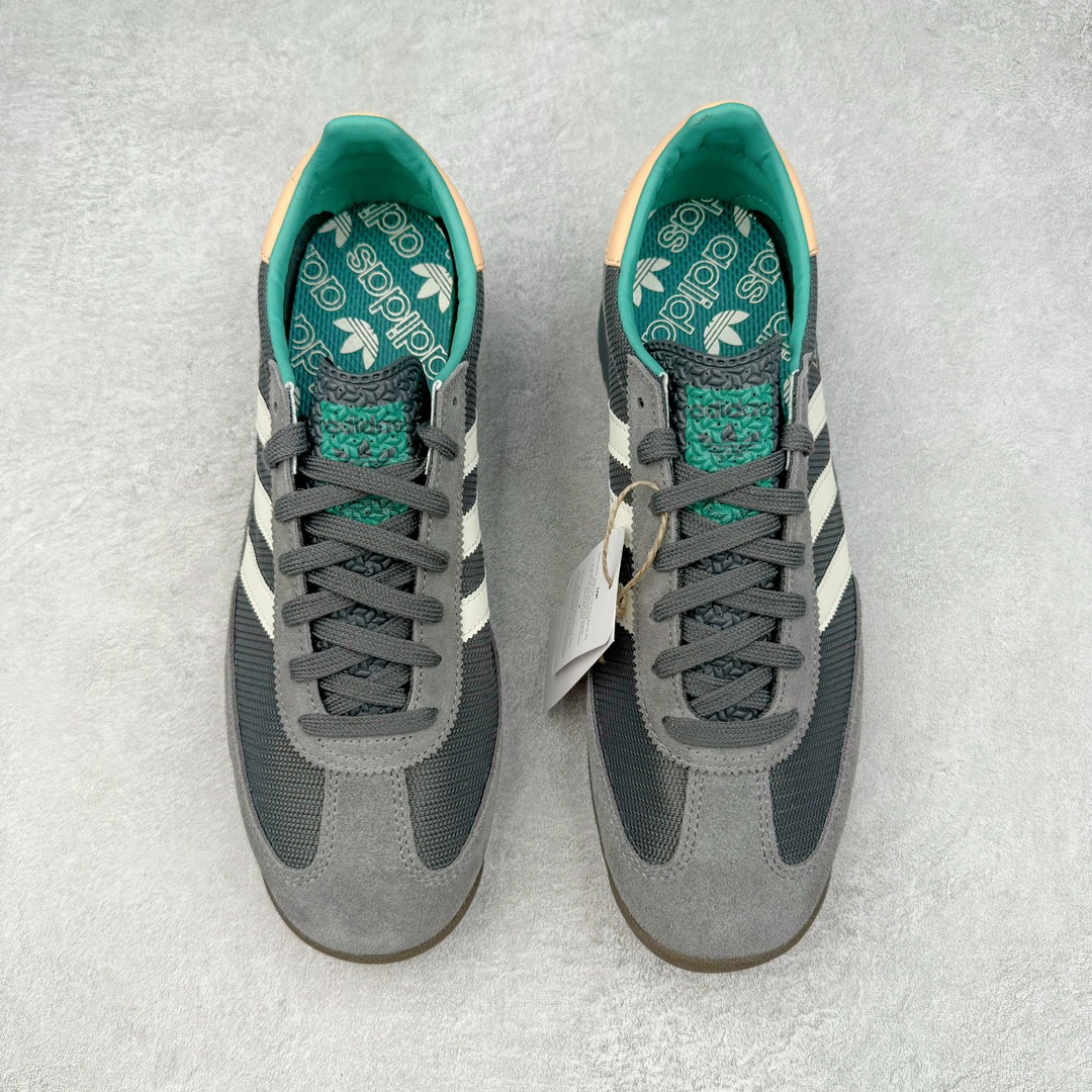 图片[2]-＃CS AD Wmns SL72 OG 系列德训足球风百搭低帮休闲运动板鞋 JI2484 采用高弹EVA+MODEL+RB三层组合底 区别市面RB一体大底 三层组合鞋底重量与原鞋一致 Originals 将有「T 头鞋」造型的诞生于 1972 年的 SL72 鞋款复刻带回 各位买鞋又有新选择了 1972 年 SL72 问世后 引领了后来阿迪达斯的跑鞋发展方向 其中「SL」代表了 Super Light 彰显了产品轻便的特性 1972 年 SL72 问世后 引领了后来阿迪达斯的跑鞋发展方向 其中「SL」代表了 Super Light 彰显了产品轻便的特性 这次 Originals 延续其轻质经典的基因 带来男女两款 SL72 男生款带来 SL72 RS 鞋型 RS 意为 Reshaped（重塑）鞋款在保留了经典的外观基础上 在尼龙材质里增加了填充物 使鞋型更加挺立和饱满 鞋头则更加圆润 鞋底的 EVA 材质则增加了鞋款的高度 女生款则带来 SL72 OG W 鞋型 OG 顾名思义则是致敬经典款式 相较于 RS（Reshaped）鞋款 鞋身更加纤细 其整体鞋身轮廓、线条、细节、材质上尊崇 70 年代 SL72 的设计 还原经典味道 尺码：36 36⅔ 37⅓ 38 38⅔ 39⅓ 40 40⅔ 41⅓ 42 42⅔ 43⅓ 44 44⅔ 45-选品中心