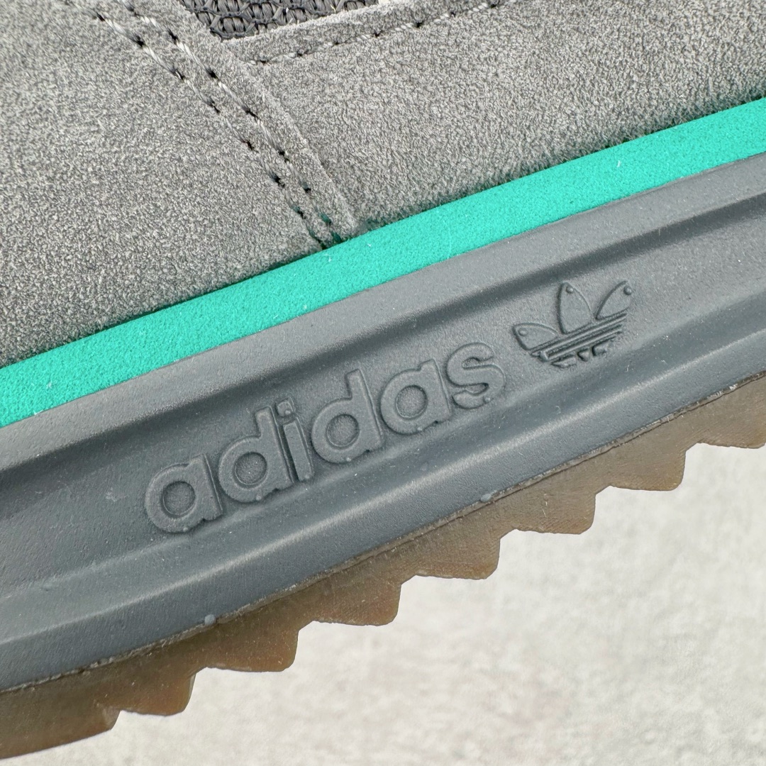 图片[12]-＃CS AD Wmns SL72 OG 系列德训足球风百搭低帮休闲运动板鞋 JI2484 采用高弹EVA+MODEL+RB三层组合底 区别市面RB一体大底 三层组合鞋底重量与原鞋一致 Originals 将有「T 头鞋」造型的诞生于 1972 年的 SL72 鞋款复刻带回 各位买鞋又有新选择了 1972 年 SL72 问世后 引领了后来阿迪达斯的跑鞋发展方向 其中「SL」代表了 Super Light 彰显了产品轻便的特性 1972 年 SL72 问世后 引领了后来阿迪达斯的跑鞋发展方向 其中「SL」代表了 Super Light 彰显了产品轻便的特性 这次 Originals 延续其轻质经典的基因 带来男女两款 SL72 男生款带来 SL72 RS 鞋型 RS 意为 Reshaped（重塑）鞋款在保留了经典的外观基础上 在尼龙材质里增加了填充物 使鞋型更加挺立和饱满 鞋头则更加圆润 鞋底的 EVA 材质则增加了鞋款的高度 女生款则带来 SL72 OG W 鞋型 OG 顾名思义则是致敬经典款式 相较于 RS（Reshaped）鞋款 鞋身更加纤细 其整体鞋身轮廓、线条、细节、材质上尊崇 70 年代 SL72 的设计 还原经典味道 尺码：36 36⅔ 37⅓ 38 38⅔ 39⅓ 40 40⅔ 41⅓ 42 42⅔ 43⅓ 44 44⅔ 45-选品中心