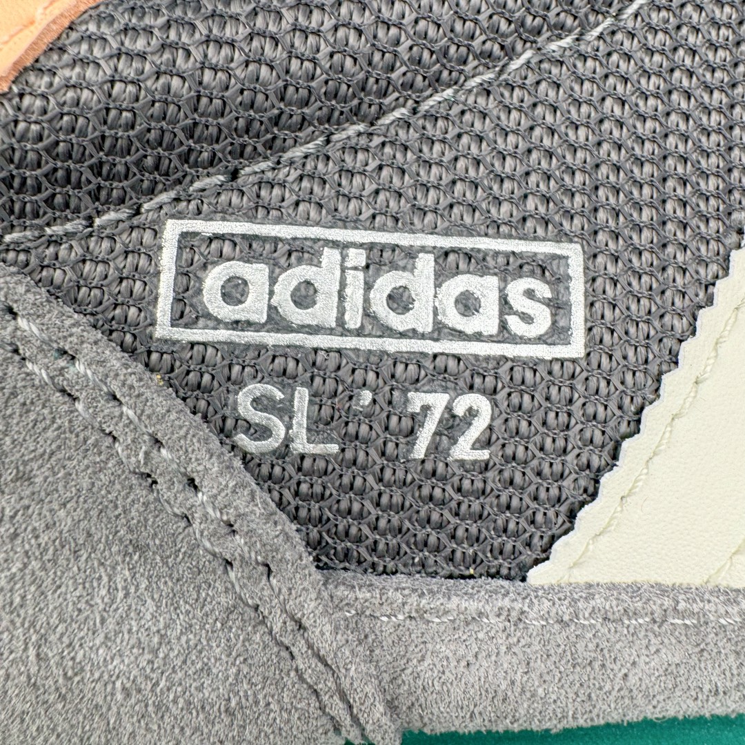 图片[13]-＃CS AD Wmns SL72 OG 系列德训足球风百搭低帮休闲运动板鞋 JI2484 采用高弹EVA+MODEL+RB三层组合底 区别市面RB一体大底 三层组合鞋底重量与原鞋一致 Originals 将有「T 头鞋」造型的诞生于 1972 年的 SL72 鞋款复刻带回 各位买鞋又有新选择了 1972 年 SL72 问世后 引领了后来阿迪达斯的跑鞋发展方向 其中「SL」代表了 Super Light 彰显了产品轻便的特性 1972 年 SL72 问世后 引领了后来阿迪达斯的跑鞋发展方向 其中「SL」代表了 Super Light 彰显了产品轻便的特性 这次 Originals 延续其轻质经典的基因 带来男女两款 SL72 男生款带来 SL72 RS 鞋型 RS 意为 Reshaped（重塑）鞋款在保留了经典的外观基础上 在尼龙材质里增加了填充物 使鞋型更加挺立和饱满 鞋头则更加圆润 鞋底的 EVA 材质则增加了鞋款的高度 女生款则带来 SL72 OG W 鞋型 OG 顾名思义则是致敬经典款式 相较于 RS（Reshaped）鞋款 鞋身更加纤细 其整体鞋身轮廓、线条、细节、材质上尊崇 70 年代 SL72 的设计 还原经典味道 尺码：36 36⅔ 37⅓ 38 38⅔ 39⅓ 40 40⅔ 41⅓ 42 42⅔ 43⅓ 44 44⅔ 45-选品中心