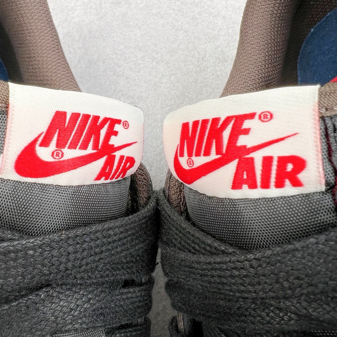 图片[15]-＃KZ神版福利回馈 Travis Scott x Air Jordan AJ1 Low OG SP TS联名深棕倒钩低帮 CQ4277-001 毫无疑问市场中端王者 耗时半年巨作 全套原纸板楦头开发 确保原汁原味 完美呈现倒钩版型 原档案转印油墨一体 东莞原厂磨具大底独家尺码35.5 48.5 一码一磨具拒绝假半码 此版本只针对中端市场 皮料材质有所更替 其他数据细节工艺流程均保持一致 绝不口嗨 细节品控鞋型随意秒杀市面3XX 4XX 原盒原配 外盒透明胶套 内侧字体 工整带凹凸感 原厂拉帮工艺 针距密度一致 后跟弧度收口自然不对折 极致一眼正品既视感 进口玻璃冲刀皮料裁剪零毛边 承诺百分百一致原鞋 全鞋电脑针车工艺 进口港宝加持 后跟自然饱满 全鞋荧光划线卡点 追求极致完美 每一双都是工艺品 多重QC质检 超越公司货的品控标准 实实在在的免检产品 尺码：35.5 36 36.5 37.5 38 38.5 39 40 40.5 41 42 42.5 43 44 44.5 45 46 47.5 48.5-选品中心