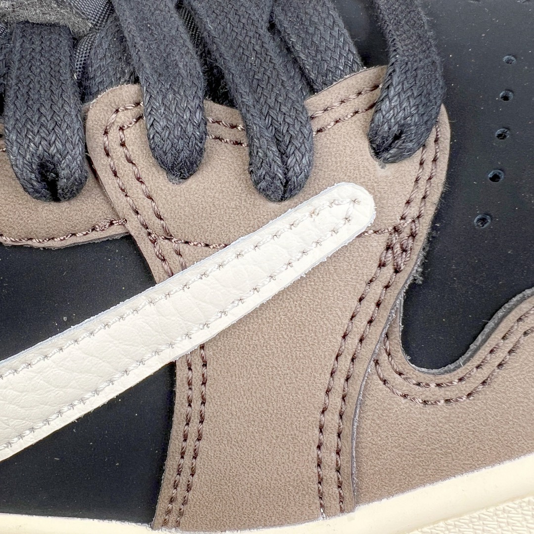 图片[16]-＃KZ神版福利回馈 Travis Scott x Air Jordan AJ1 Low OG SP TS联名深棕倒钩低帮 CQ4277-001 毫无疑问市场中端王者 耗时半年巨作 全套原纸板楦头开发 确保原汁原味 完美呈现倒钩版型 原档案转印油墨一体 东莞原厂磨具大底独家尺码35.5 48.5 一码一磨具拒绝假半码 此版本只针对中端市场 皮料材质有所更替 其他数据细节工艺流程均保持一致 绝不口嗨 细节品控鞋型随意秒杀市面3XX 4XX 原盒原配 外盒透明胶套 内侧字体 工整带凹凸感 原厂拉帮工艺 针距密度一致 后跟弧度收口自然不对折 极致一眼正品既视感 进口玻璃冲刀皮料裁剪零毛边 承诺百分百一致原鞋 全鞋电脑针车工艺 进口港宝加持 后跟自然饱满 全鞋荧光划线卡点 追求极致完美 每一双都是工艺品 多重QC质检 超越公司货的品控标准 实实在在的免检产品 尺码：35.5 36 36.5 37.5 38 38.5 39 40 40.5 41 42 42.5 43 44 44.5 45 46 47.5 48.5-选品中心