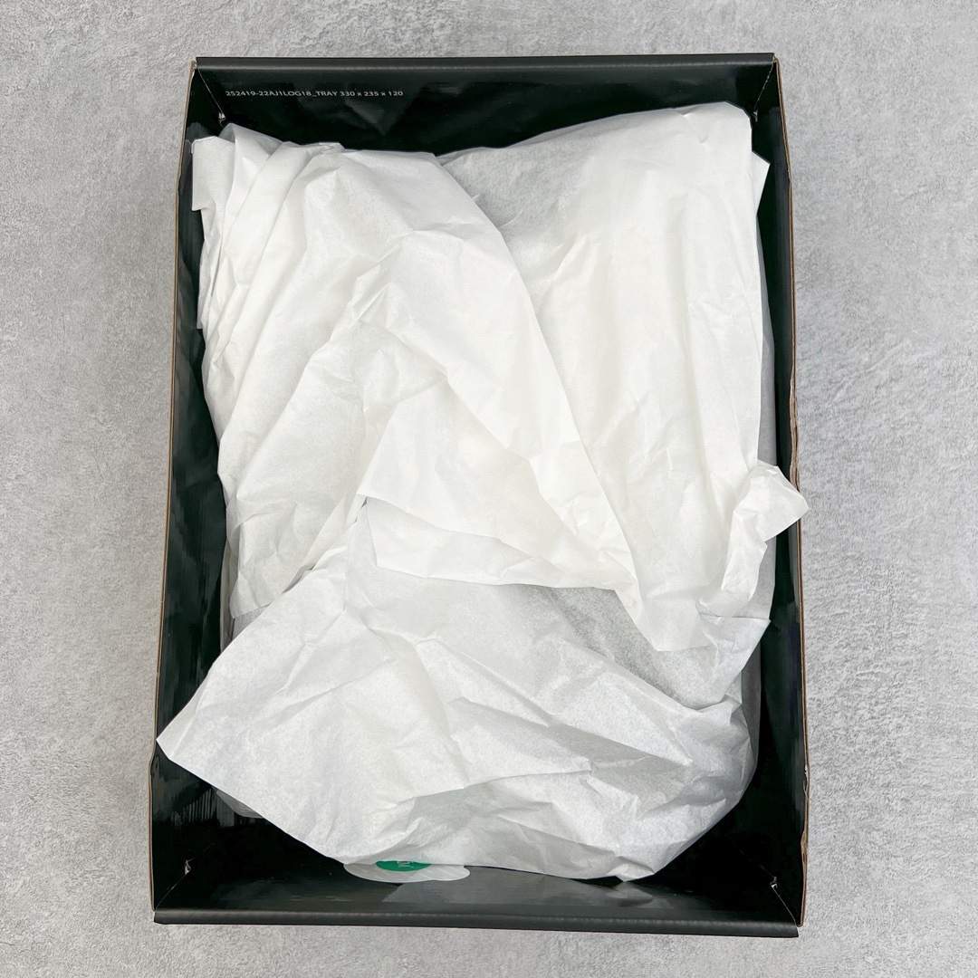 图片[10]-＃KZ神版福利回馈 Travis Scott x Air Jordan AJ1 Low OG TS联名黑武士倒钩4.0低帮 DM7866-001 毫无疑问市场中端王者 耗时半年巨作 全套原纸板楦头开发 确保原汁原味 完美呈现倒钩版型 原档案转印油墨一体 东莞原厂磨具大底独家尺码35.5 48.5 一码一磨具拒绝假半码 此版本只针对中端市场 皮料材质有所更替 其他数据细节工艺流程均保持一致 绝不口嗨 细节品控鞋型随意秒杀市面3XX 4XX 原盒原配 外盒透明胶套 内侧字体 工整带凹凸感 原厂拉帮工艺 针距密度一致 后跟弧度收口自然不对折 极致一眼正品既视感 进口玻璃冲刀皮料裁剪零毛边 承诺百分百一致原鞋 全鞋电脑针车工艺 进口港宝加持 后跟自然饱满 全鞋荧光划线卡点 追求极致完美 每一双都是工艺品 多重QC质检 超越公司货的品控标准 实实在在的免检产品 尺码：35.5 36 36.5 37.5 38 38.5 39 40 40.5 41 42 42.5 43 44 44.5 45 46 47.5 48.5-选品中心