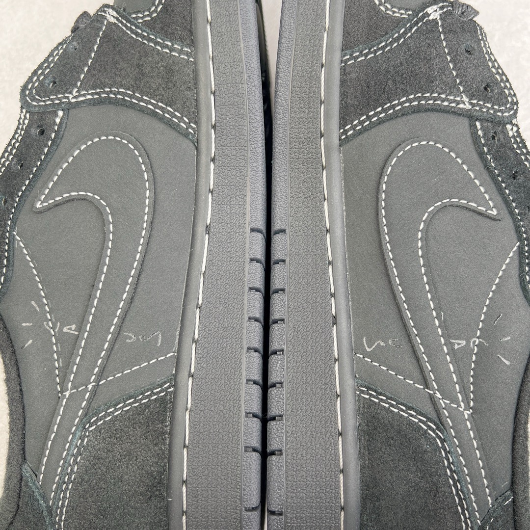 图片[13]-＃KZ神版福利回馈 Travis Scott x Air Jordan AJ1 Low OG TS联名黑武士倒钩4.0低帮 DM7866-001 毫无疑问市场中端王者 耗时半年巨作 全套原纸板楦头开发 确保原汁原味 完美呈现倒钩版型 原档案转印油墨一体 东莞原厂磨具大底独家尺码35.5 48.5 一码一磨具拒绝假半码 此版本只针对中端市场 皮料材质有所更替 其他数据细节工艺流程均保持一致 绝不口嗨 细节品控鞋型随意秒杀市面3XX 4XX 原盒原配 外盒透明胶套 内侧字体 工整带凹凸感 原厂拉帮工艺 针距密度一致 后跟弧度收口自然不对折 极致一眼正品既视感 进口玻璃冲刀皮料裁剪零毛边 承诺百分百一致原鞋 全鞋电脑针车工艺 进口港宝加持 后跟自然饱满 全鞋荧光划线卡点 追求极致完美 每一双都是工艺品 多重QC质检 超越公司货的品控标准 实实在在的免检产品 尺码：35.5 36 36.5 37.5 38 38.5 39 40 40.5 41 42 42.5 43 44 44.5 45 46 47.5 48.5-选品中心