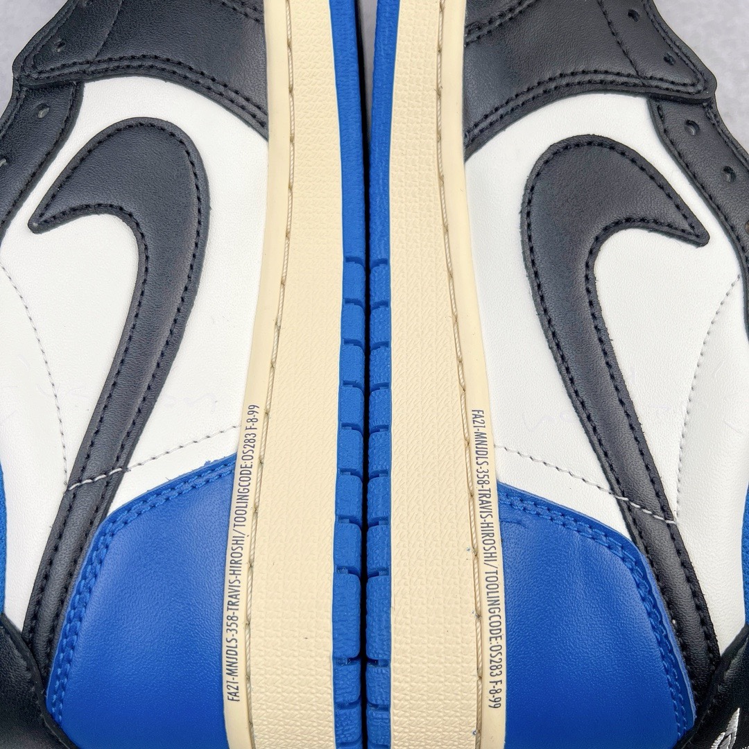 图片[11]-＃KZ神版特价 Travis Scott x Fragment x Air Jordan AJ1 Low OG SP 三方联名闪电倒钩低帮 DM7866-140 毫无疑问市场中端王者 耗时半年巨作 全套原纸板楦头开发 确保原汁原味 完美呈现倒钩版型 原档案转印油墨一体 东莞原厂磨具大底独家尺码35.5 48.5 一码一磨具拒绝假半码 此版本只针对中端市场 皮料材质有所更替 其他数据细节工艺流程均保持一致 绝不口嗨 细节品控鞋型随意秒杀市面3XX 4XX 原盒原配 外盒透明胶套 内侧字体 工整带凹凸感 原厂拉帮工艺 针距密度一致 后跟弧度收口自然不对折 极致一眼正品既视感 进口玻璃冲刀皮料裁剪零毛边 承诺百分百一致原鞋 全鞋电脑针车工艺 进口港宝加持 后跟自然饱满 全鞋荧光划线卡点 追求极致完美 每一双都是工艺品 多重QC质检 超越公司货的品控标准 实实在在的免检产品 尺码：35.5 36 36.5 37.5 38 38.5 39 40 40.5 41 42 42.5 43 44 44.5 45 46 47.5 48.5-选品中心