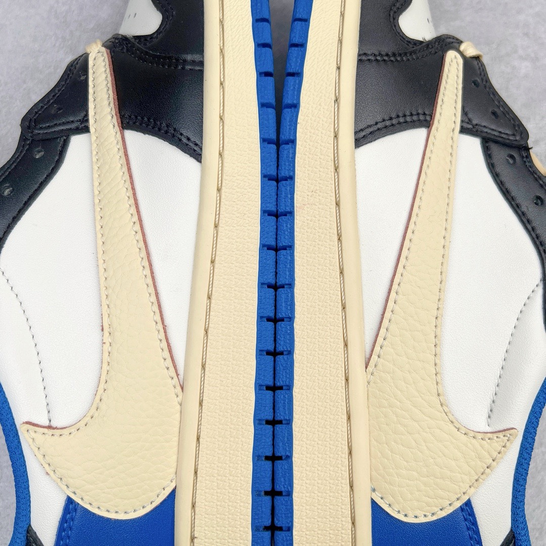 图片[10]-＃KZ神版特价 Travis Scott x Fragment x Air Jordan AJ1 Low OG SP 三方联名闪电倒钩低帮 DM7866-140 毫无疑问市场中端王者 耗时半年巨作 全套原纸板楦头开发 确保原汁原味 完美呈现倒钩版型 原档案转印油墨一体 东莞原厂磨具大底独家尺码35.5 48.5 一码一磨具拒绝假半码 此版本只针对中端市场 皮料材质有所更替 其他数据细节工艺流程均保持一致 绝不口嗨 细节品控鞋型随意秒杀市面3XX 4XX 原盒原配 外盒透明胶套 内侧字体 工整带凹凸感 原厂拉帮工艺 针距密度一致 后跟弧度收口自然不对折 极致一眼正品既视感 进口玻璃冲刀皮料裁剪零毛边 承诺百分百一致原鞋 全鞋电脑针车工艺 进口港宝加持 后跟自然饱满 全鞋荧光划线卡点 追求极致完美 每一双都是工艺品 多重QC质检 超越公司货的品控标准 实实在在的免检产品 尺码：35.5 36 36.5 37.5 38 38.5 39 40 40.5 41 42 42.5 43 44 44.5 45 46 47.5 48.5-选品中心