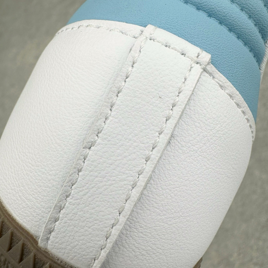 图片[11]-＃KZ神版特价 AD Original Samba OG 复古经典轻便板鞋 白蓝 ID2055 口碑大厂出品 品控大底版型不断改良更新 全套原纸板楦头开发 确保原汁原味 完美呈现桑巴版型 一比一鞋头弧度高度鞋身弧度 此版本只针对中端市场 皮料材质有所更替 其他数据细节工艺流程均保持一致 绝不口嗨 细节品控鞋型随意对比 正确烫金高频细节 原装纳米超迁皮料 独家私模橡胶大底 原盒原配 这款桑巴鞋展示了高质量的工艺 带有装饰的超锁缝制和无缝的手感 柔软、柔软的皮革造型和标志性的3条纹完成了精致的外观 正规合身鞋带 鞋面上有绒面鞋垫 橡胶鞋底 享受正畸套筒软感 自50年代首次亮相以来就一直在赢得粉丝的青睐 尺码：35.5 36 36.5 37.5 38 38.5 39 40 40.5 41 42 42.5 43 44 44.5 45 46 47-选品中心