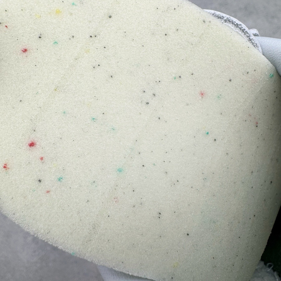 图片[15]-＃KZ神版特价 AD Original Samba OG 复古经典轻便板鞋 白蓝 ID2055 口碑大厂出品 品控大底版型不断改良更新 全套原纸板楦头开发 确保原汁原味 完美呈现桑巴版型 一比一鞋头弧度高度鞋身弧度 此版本只针对中端市场 皮料材质有所更替 其他数据细节工艺流程均保持一致 绝不口嗨 细节品控鞋型随意对比 正确烫金高频细节 原装纳米超迁皮料 独家私模橡胶大底 原盒原配 这款桑巴鞋展示了高质量的工艺 带有装饰的超锁缝制和无缝的手感 柔软、柔软的皮革造型和标志性的3条纹完成了精致的外观 正规合身鞋带 鞋面上有绒面鞋垫 橡胶鞋底 享受正畸套筒软感 自50年代首次亮相以来就一直在赢得粉丝的青睐 尺码：35.5 36 36.5 37.5 38 38.5 39 40 40.5 41 42 42.5 43 44 44.5 45 46 47-选品中心