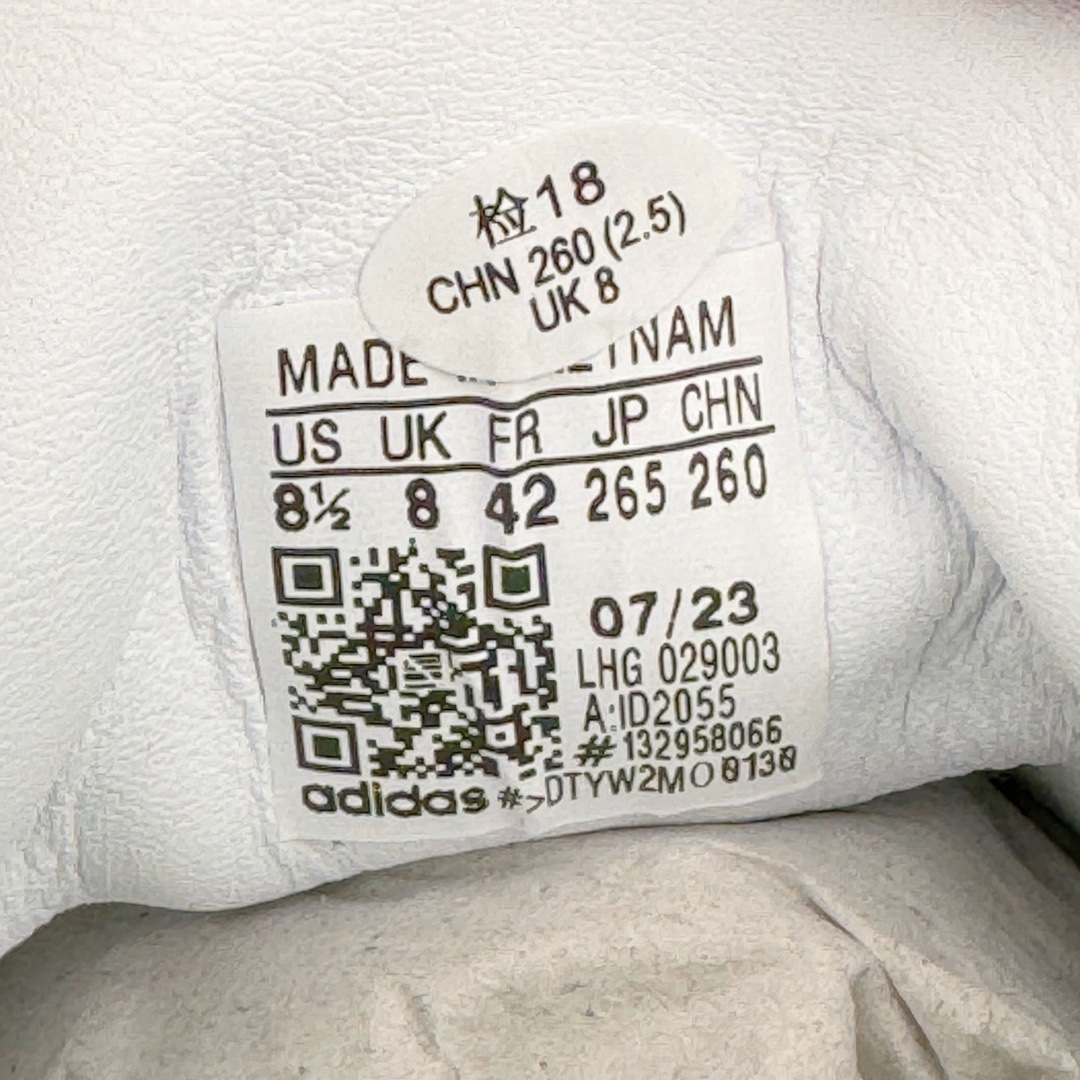 图片[17]-＃KZ神版特价 AD Original Samba OG 复古经典轻便板鞋 白蓝 ID2055 口碑大厂出品 品控大底版型不断改良更新 全套原纸板楦头开发 确保原汁原味 完美呈现桑巴版型 一比一鞋头弧度高度鞋身弧度 此版本只针对中端市场 皮料材质有所更替 其他数据细节工艺流程均保持一致 绝不口嗨 细节品控鞋型随意对比 正确烫金高频细节 原装纳米超迁皮料 独家私模橡胶大底 原盒原配 这款桑巴鞋展示了高质量的工艺 带有装饰的超锁缝制和无缝的手感 柔软、柔软的皮革造型和标志性的3条纹完成了精致的外观 正规合身鞋带 鞋面上有绒面鞋垫 橡胶鞋底 享受正畸套筒软感 自50年代首次亮相以来就一直在赢得粉丝的青睐 尺码：35.5 36 36.5 37.5 38 38.5 39 40 40.5 41 42 42.5 43 44 44.5 45 46 47-选品中心