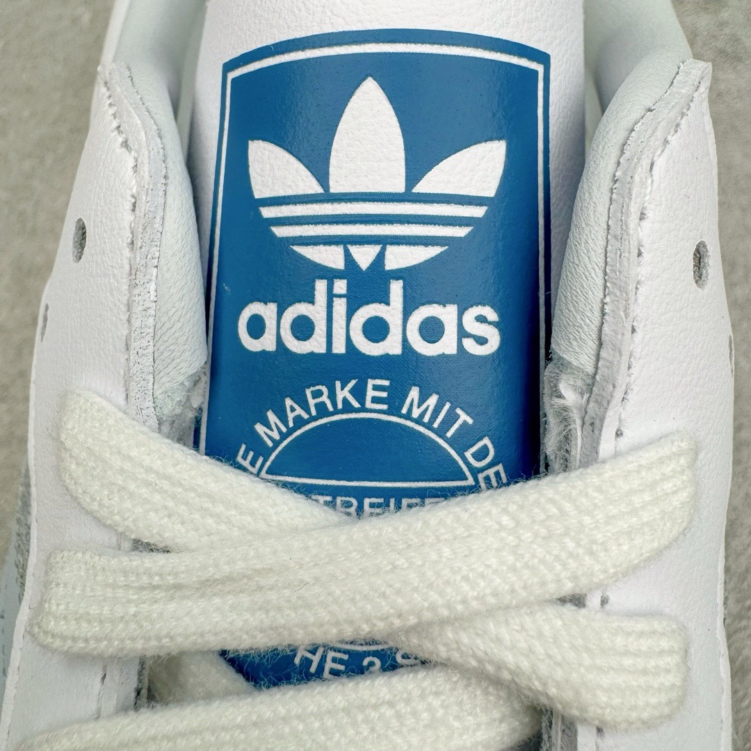 图片[13]-＃KZ神版特价 AD Original Samba OG 复古经典轻便板鞋 白蓝 ID2055 口碑大厂出品 品控大底版型不断改良更新 全套原纸板楦头开发 确保原汁原味 完美呈现桑巴版型 一比一鞋头弧度高度鞋身弧度 此版本只针对中端市场 皮料材质有所更替 其他数据细节工艺流程均保持一致 绝不口嗨 细节品控鞋型随意对比 正确烫金高频细节 原装纳米超迁皮料 独家私模橡胶大底 原盒原配 这款桑巴鞋展示了高质量的工艺 带有装饰的超锁缝制和无缝的手感 柔软、柔软的皮革造型和标志性的3条纹完成了精致的外观 正规合身鞋带 鞋面上有绒面鞋垫 橡胶鞋底 享受正畸套筒软感 自50年代首次亮相以来就一直在赢得粉丝的青睐 尺码：35.5 36 36.5 37.5 38 38.5 39 40 40.5 41 42 42.5 43 44 44.5 45 46 47-选品中心