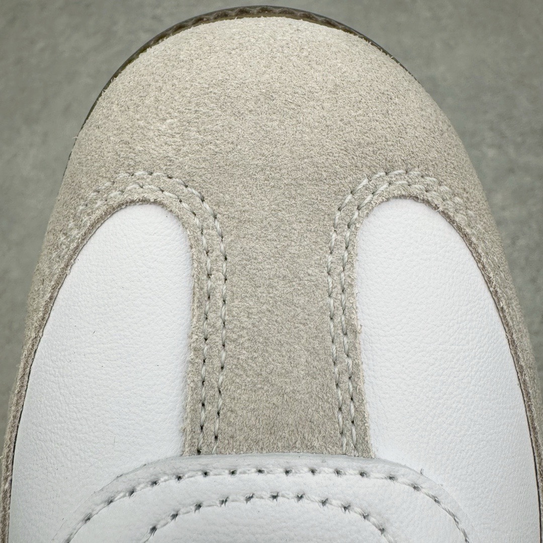 图片[14]-＃KZ神版特价 AD Original Samba OG 复古经典轻便板鞋 白蓝 ID2055 口碑大厂出品 品控大底版型不断改良更新 全套原纸板楦头开发 确保原汁原味 完美呈现桑巴版型 一比一鞋头弧度高度鞋身弧度 此版本只针对中端市场 皮料材质有所更替 其他数据细节工艺流程均保持一致 绝不口嗨 细节品控鞋型随意对比 正确烫金高频细节 原装纳米超迁皮料 独家私模橡胶大底 原盒原配 这款桑巴鞋展示了高质量的工艺 带有装饰的超锁缝制和无缝的手感 柔软、柔软的皮革造型和标志性的3条纹完成了精致的外观 正规合身鞋带 鞋面上有绒面鞋垫 橡胶鞋底 享受正畸套筒软感 自50年代首次亮相以来就一直在赢得粉丝的青睐 尺码：35.5 36 36.5 37.5 38 38.5 39 40 40.5 41 42 42.5 43 44 44.5 45 46 47-选品中心