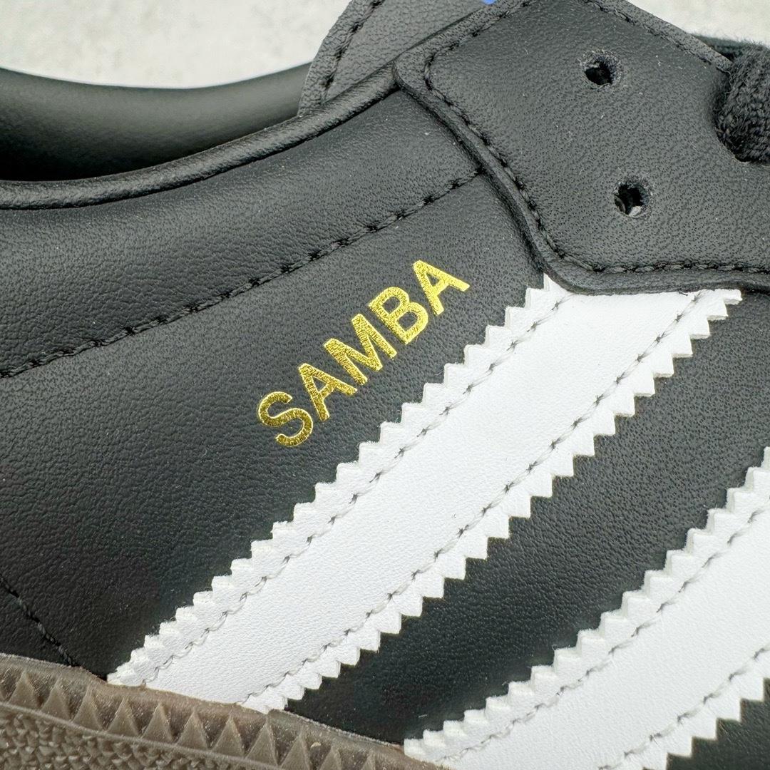 图片[16]-＃KZ神版福利 AD Original Samba OG 复古经典轻便板鞋 黑白 B75807 口碑大厂出品 品控大底版型不断改良更新 全套原纸板楦头开发 确保原汁原味 完美呈现桑巴版型 一比一鞋头弧度高度鞋身弧度 此版本只针对中端市场 皮料材质有所更替 其他数据细节工艺流程均保持一致 绝不口嗨 细节品控鞋型随意对比 正确烫金高频细节 原装纳米超迁皮料 独家私模橡胶大底 原盒原配 这款桑巴鞋展示了高质量的工艺 带有装饰的超锁缝制和无缝的手感 柔软、柔软的皮革造型和标志性的3条纹完成了精致的外观 正规合身鞋带 鞋面上有绒面鞋垫 橡胶鞋底 享受正畸套筒软感 自50年代首次亮相以来就一直在赢得粉丝的青睐 尺码：35.5 36 36.5 37.5 38 38.5 39 40 40.5 41 42 42.5 43 44 44.5 45 46 47-选品中心