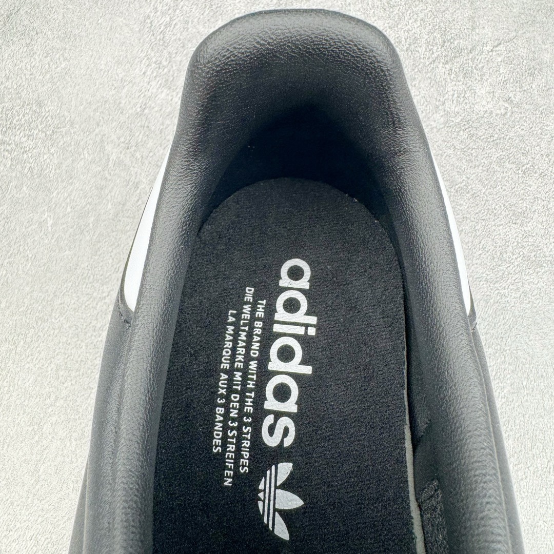 图片[13]-＃KZ神版福利 AD Original Samba OG 复古经典轻便板鞋 黑白 B75807 口碑大厂出品 品控大底版型不断改良更新 全套原纸板楦头开发 确保原汁原味 完美呈现桑巴版型 一比一鞋头弧度高度鞋身弧度 此版本只针对中端市场 皮料材质有所更替 其他数据细节工艺流程均保持一致 绝不口嗨 细节品控鞋型随意对比 正确烫金高频细节 原装纳米超迁皮料 独家私模橡胶大底 原盒原配 这款桑巴鞋展示了高质量的工艺 带有装饰的超锁缝制和无缝的手感 柔软、柔软的皮革造型和标志性的3条纹完成了精致的外观 正规合身鞋带 鞋面上有绒面鞋垫 橡胶鞋底 享受正畸套筒软感 自50年代首次亮相以来就一直在赢得粉丝的青睐 尺码：35.5 36 36.5 37.5 38 38.5 39 40 40.5 41 42 42.5 43 44 44.5 45 46 47-选品中心