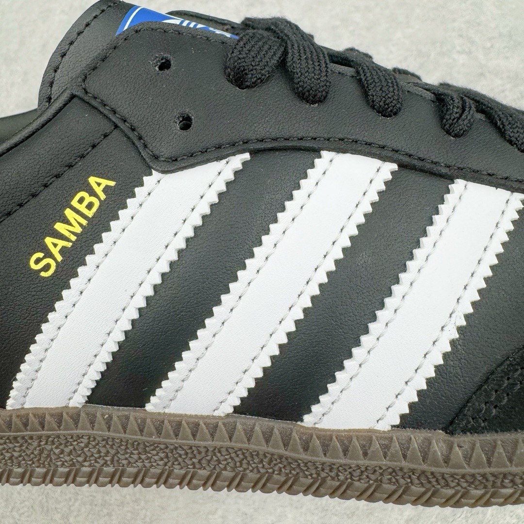 图片[15]-＃KZ神版福利 AD Original Samba OG 复古经典轻便板鞋 黑白 B75807 口碑大厂出品 品控大底版型不断改良更新 全套原纸板楦头开发 确保原汁原味 完美呈现桑巴版型 一比一鞋头弧度高度鞋身弧度 此版本只针对中端市场 皮料材质有所更替 其他数据细节工艺流程均保持一致 绝不口嗨 细节品控鞋型随意对比 正确烫金高频细节 原装纳米超迁皮料 独家私模橡胶大底 原盒原配 这款桑巴鞋展示了高质量的工艺 带有装饰的超锁缝制和无缝的手感 柔软、柔软的皮革造型和标志性的3条纹完成了精致的外观 正规合身鞋带 鞋面上有绒面鞋垫 橡胶鞋底 享受正畸套筒软感 自50年代首次亮相以来就一直在赢得粉丝的青睐 尺码：35.5 36 36.5 37.5 38 38.5 39 40 40.5 41 42 42.5 43 44 44.5 45 46 47-选品中心