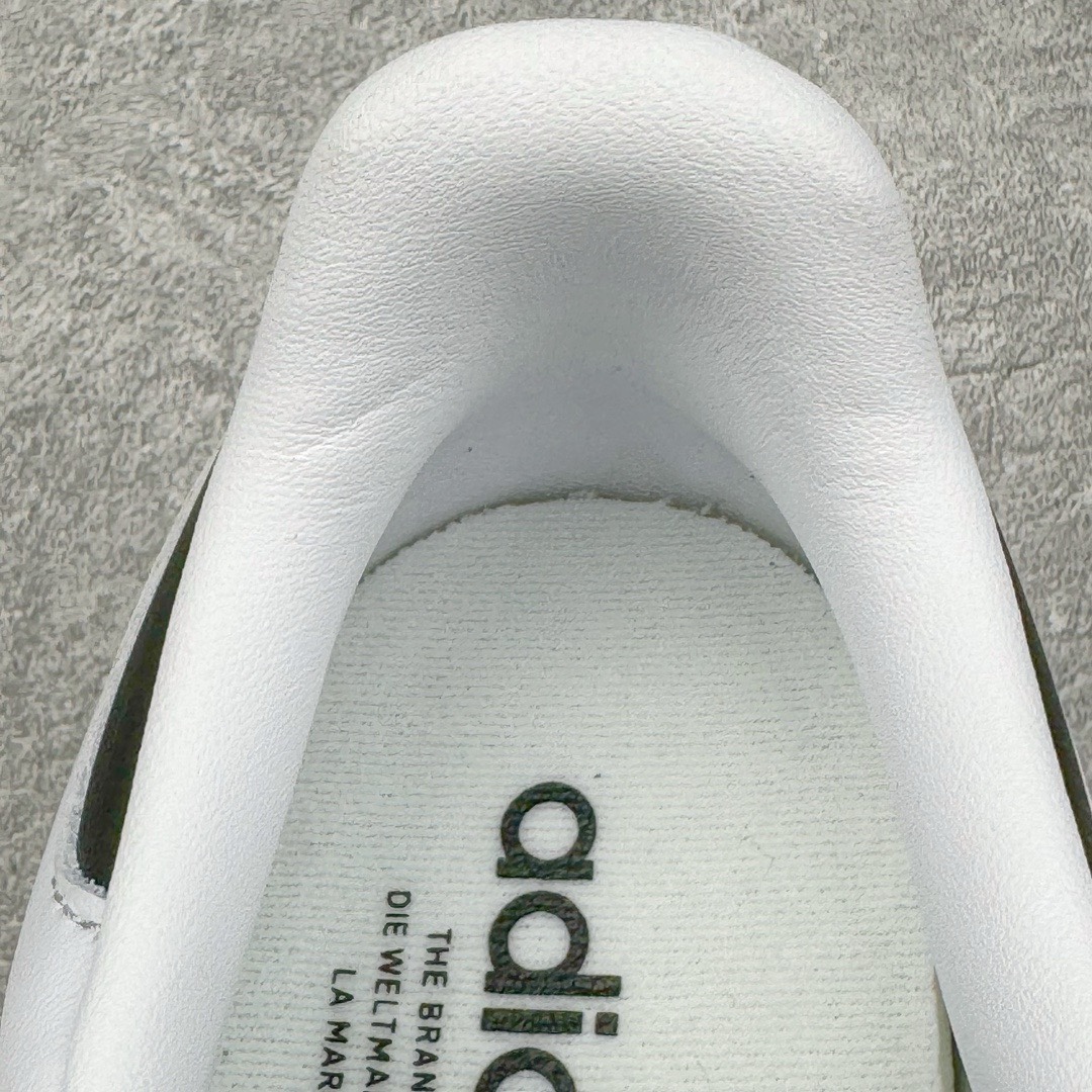 图片[15]-＃KZ神版特价 AD Original Samba OG 复古经典轻便板鞋 黑白灰 B75806 口碑大厂出品 品控大底版型不断改良更新 全套原纸板楦头开发 确保原汁原味 完美呈现桑巴版型 一比一鞋头弧度高度鞋身弧度 此版本只针对中端市场 皮料材质有所更替 其他数据细节工艺流程均保持一致 绝不口嗨 细节品控鞋型随意对比 正确烫金高频细节 原装纳米超迁皮料 独家私模橡胶大底 原盒原配 这款桑巴鞋展示了高质量的工艺 带有装饰的超锁缝制和无缝的手感 柔软、柔软的皮革造型和标志性的3条纹完成了精致的外观 正规合身鞋带 鞋面上有绒面鞋垫 橡胶鞋底 享受正畸套筒软感 自50年代首次亮相以来就一直在赢得粉丝的青睐 尺码：35.5 36 36.5 37.5 38 38.5 39 40 40.5 41 42 42.5 43 44 44.5 45 46 47-选品中心