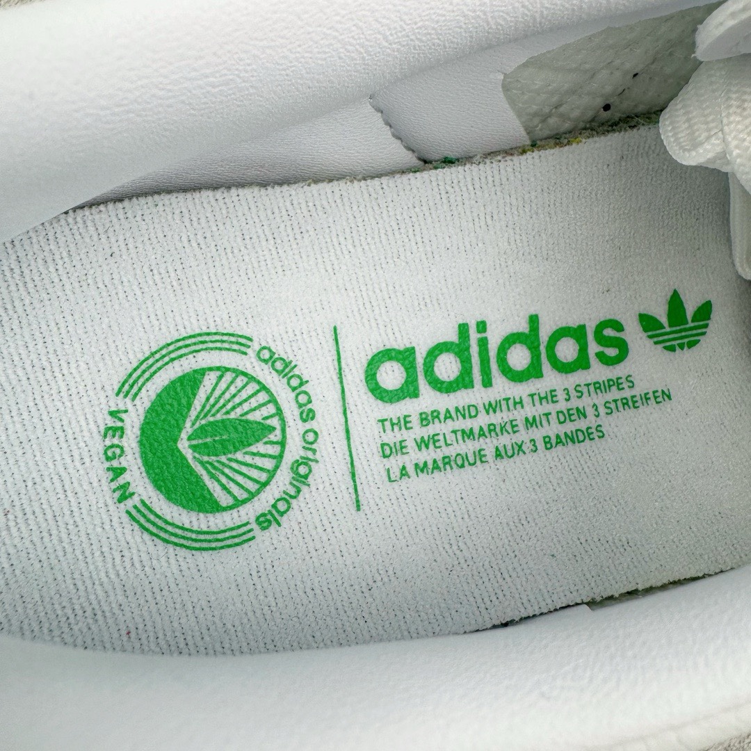 图片[16]-＃KZ神版特价 AD Original Samba OG 复古经典轻便板鞋 白黑灰 FW2427 口碑大厂出品 品控大底版型不断改良更新 全套原纸板楦头开发 确保原汁原味 完美呈现桑巴版型 一比一鞋头弧度高度鞋身弧度 此版本只针对中端市场 皮料材质有所更替 其他数据细节工艺流程均保持一致 绝不口嗨 细节品控鞋型随意对比 正确烫金高频细节 原装纳米超迁皮料 独家私模橡胶大底 原盒原配 这款桑巴鞋展示了高质量的工艺 带有装饰的超锁缝制和无缝的手感 柔软、柔软的皮革造型和标志性的3条纹完成了精致的外观 正规合身鞋带 鞋面上有绒面鞋垫 橡胶鞋底 享受正畸套筒软感 自50年代首次亮相以来就一直在赢得粉丝的青睐 尺码：35.5 36 36.5 37.5 38 38.5 39 40 40.5 41 42 42.5 43 44 44.5 45 46 47-选品中心