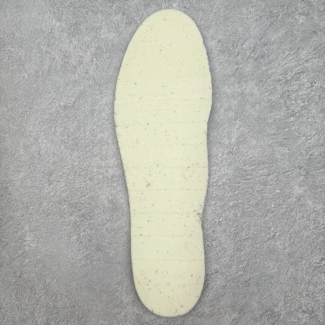 图片[17]-＃KZ神版特价 AD Original Samba OG 复古经典轻便板鞋 米白黑 ID0478 口碑大厂出品 品控大底版型不断改良更新 全套原纸板楦头开发 确保原汁原味 完美呈现桑巴版型 一比一鞋头弧度高度鞋身弧度 此版本只针对中端市场 皮料材质有所更替 其他数据细节工艺流程均保持一致 绝不口嗨 细节品控鞋型随意对比 正确烫金高频细节 原装纳米超迁皮料 独家私模橡胶大底 原盒原配 这款桑巴鞋展示了高质量的工艺 带有装饰的超锁缝制和无缝的手感 柔软、柔软的皮革造型和标志性的3条纹完成了精致的外观 正规合身鞋带 鞋面上有绒面鞋垫 橡胶鞋底 享受正畸套筒软感 自50年代首次亮相以来就一直在赢得粉丝的青睐 尺码：35.5 36 36.5 37.5 38 38.5 39 40 40.5 41 42 42.5 43 44 44.5 45 46 47-选品中心