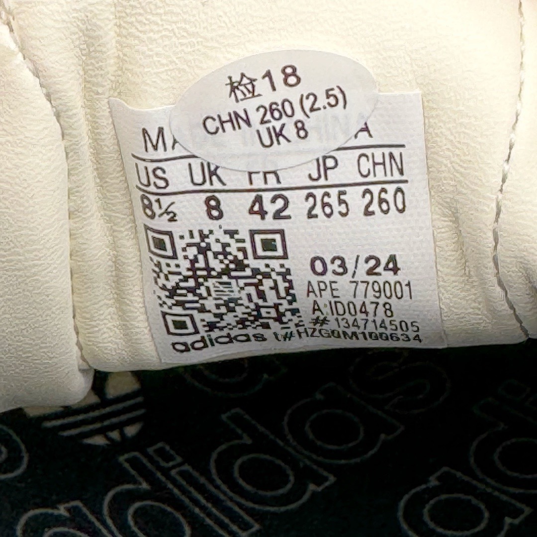 图片[16]-＃KZ神版特价 AD Original Samba OG 复古经典轻便板鞋 米白黑 ID0478 口碑大厂出品 品控大底版型不断改良更新 全套原纸板楦头开发 确保原汁原味 完美呈现桑巴版型 一比一鞋头弧度高度鞋身弧度 此版本只针对中端市场 皮料材质有所更替 其他数据细节工艺流程均保持一致 绝不口嗨 细节品控鞋型随意对比 正确烫金高频细节 原装纳米超迁皮料 独家私模橡胶大底 原盒原配 这款桑巴鞋展示了高质量的工艺 带有装饰的超锁缝制和无缝的手感 柔软、柔软的皮革造型和标志性的3条纹完成了精致的外观 正规合身鞋带 鞋面上有绒面鞋垫 橡胶鞋底 享受正畸套筒软感 自50年代首次亮相以来就一直在赢得粉丝的青睐 尺码：35.5 36 36.5 37.5 38 38.5 39 40 40.5 41 42 42.5 43 44 44.5 45 46 47-选品中心