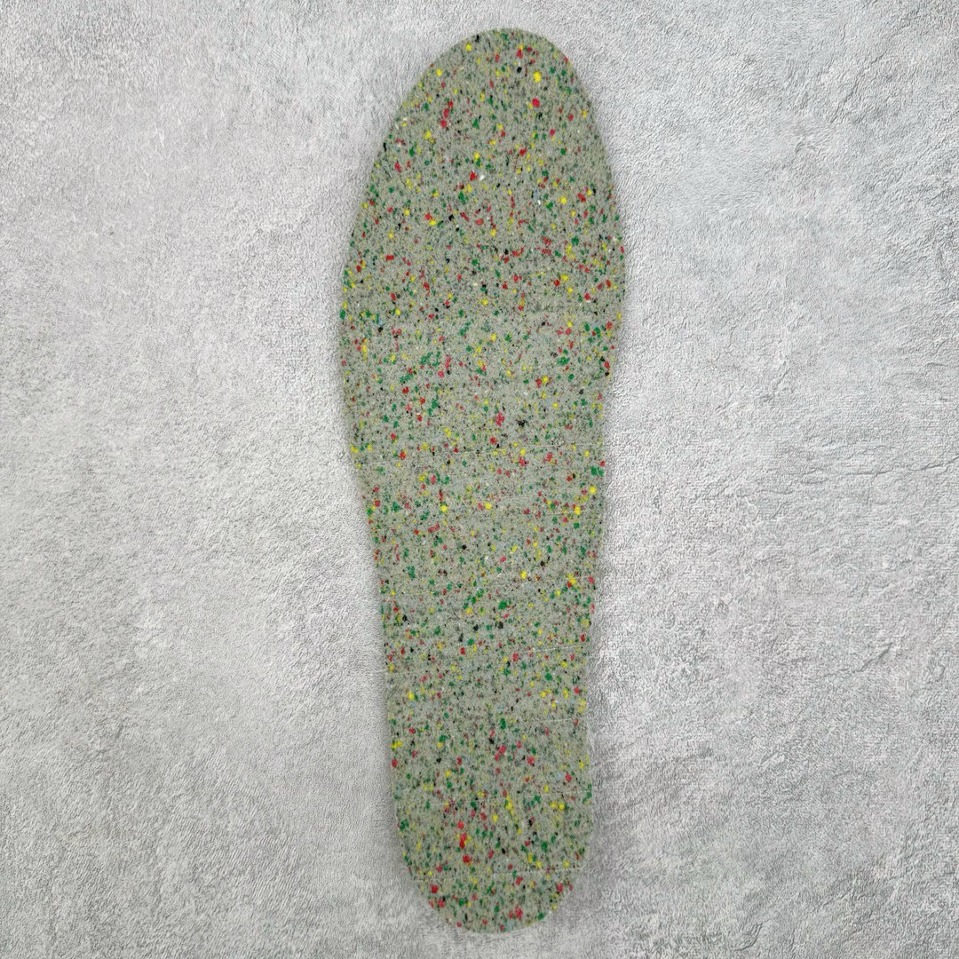 图片[14]-＃KZ神版特价 Wales Bonner x AD Originals Samba Classic 桑巴舞系列绅士德训足球风百搭低帮休闲运动板鞋 棕色豹纹 IE0578 全套原纸板楦头开发 每道工序同步公司流程 确保原汁原味 完美呈现原鞋版型 原厂高频磨具加持 精准内部资源对接 Logo字体百分百还原 原厂特供纳米纤维板 区别市面劣质纸板中底 原厂海玻璃鞋垫 正确3/2横条宽版背胶 一比一鞋头弧度高度鞋身弧度 烫金亮度高频深浅同步原鞋 独家私模最大47.5 半透明橡胶大底 原厂定制真马毛毛皮组合环保纤维革鞋面 原厂港宝加持定型后跟R度完美 原厂高频磨具加持 Logo字体 凹凸明显 轮廓分明 描漆定位精准 三道杠为尖角45°锯齿状 高频立体感很强 区别圆形锯齿 已最大程度还原公司 欢迎对比 此次双方的全新联名鞋款也均以 Originals Samba 为基础 同时共打造了四款风格迥异的鞋款 要说最亮眼的还是当属这双「豹纹」配色 除了标志性的鞋身图案外 侧面马毛材质的使用也让整双鞋质感得到升华 同时搭配上鞋身两侧经典的白色 AD「三道杠」Logo 以及蓝色的内衬 也呈现出多层次视觉体验 而要论最吸睛的还要数鞋舌处延续了的「大舌头」设计 当然这也正是 Wales Bonner 品牌与 adidas Samba 合作的产品亮点之一 尺码：35.5 36 36.5 37.5 38 38.5 39 40 40.5 41 42 42.5 43 44 44.5 45 46 47-选品中心