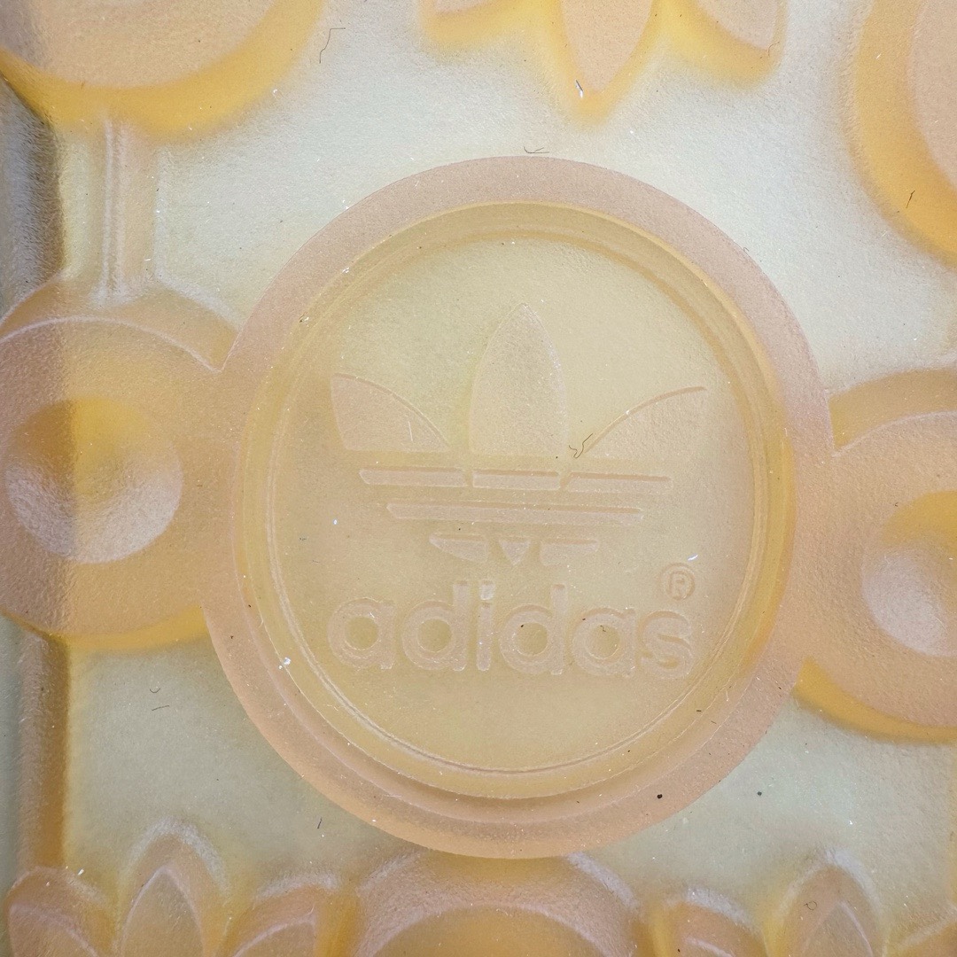 图片[20]-＃KZ神版特价 AD Original Gazelle Indoor Trainers 瞪羚室内鞋系列低帮复古百搭休闲运动德训风板鞋 蓝白 HQ8717 独家前帮工艺加持 全套原纸板楦头开发 每道工序同步公司流程 确保原汁原味 完美呈现原鞋版型 原厂高频磨具加持 精准内部资源对接 Logo字体百分百还原 原厂特供纳米纤维板 区别市面劣质纸板中底 原厂海玻璃鞋垫 中置乳胶足弓支撑垫 正确3/2横条宽版背胶 一比一鞋头弧度高度鞋身弧度 烫金亮度高频深浅同步原鞋 独家私模最大47.5 半透明橡胶大底 原厂定制长毛翻毛皮组合环保纤维革鞋面 原厂港宝加持定型后跟R度完美 原厂高频磨具加持 Logo字体 凹凸明显 轮廓分明 描漆定位精准 三道杠为尖角45°锯齿状 高频立体感很强 区别圆形锯齿 已最大程度还原公司 欢迎对比 将复古进行到底 简约流畅 三十年不变经典 这款Gazelle运动鞋 无论面料、配色、质感或设计 都只在重现其1991年原款的经典 皮革鞋面 撞色三条纹和鞋跟标的设计 力求呈现90年代的经典复古风潮 Samba火热的同时 也带动了其它的复古鞋型 Gazelle便是其中一只 Gazelle Indoor拥有包边更宽的T字型鞋头 更好的保护运动员的前掌 浓浓的复古氛围感 非常适合现在流行的Cleanfit风格 尺码：35.5 36 36.5 37 38 38.5 39 40 40.5 41 42 42.5 43 44 44.5 45 46 47.5-选品中心