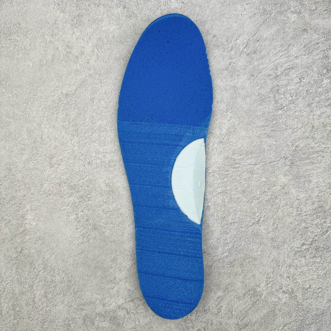 图片[11]-＃KZ神版特价 AD Original Gazelle Indoor Trainers 瞪羚室内鞋系列低帮复古百搭休闲运动德训风板鞋 绿白 IG1596 独家前帮工艺加持 全套原纸板楦头开发 每道工序同步公司流程 确保原汁原味 完美呈现原鞋版型 原厂高频磨具加持 精准内部资源对接 Logo字体百分百还原 原厂特供纳米纤维板 区别市面劣质纸板中底 原厂海玻璃鞋垫 中置乳胶足弓支撑垫 正确3/2横条宽版背胶 一比一鞋头弧度高度鞋身弧度 烫金亮度高频深浅同步原鞋 独家私模最大47.5 半透明橡胶大底 原厂定制长毛翻毛皮组合环保纤维革鞋面 原厂港宝加持定型后跟R度完美 原厂高频磨具加持 Logo字体 凹凸明显 轮廓分明 描漆定位精准 三道杠为尖角45°锯齿状 高频立体感很强 区别圆形锯齿 已最大程度还原公司 欢迎对比 将复古进行到底 简约流畅 三十年不变经典 这款Gazelle运动鞋 无论面料、配色、质感或设计 都只在重现其1991年原款的经典 皮革鞋面 撞色三条纹和鞋跟标的设计 力求呈现90年代的经典复古风潮 Samba火热的同时 也带动了其它的复古鞋型 Gazelle便是其中一只 Gazelle Indoor拥有包边更宽的T字型鞋头 更好的保护运动员的前掌 浓浓的复古氛围感 非常适合现在流行的Cleanfit风格 尺码：35.5 36 36.5 37 38 38.5 39 40 40.5 41 42 42.5 43 44 44.5 45 46 47.5-选品中心