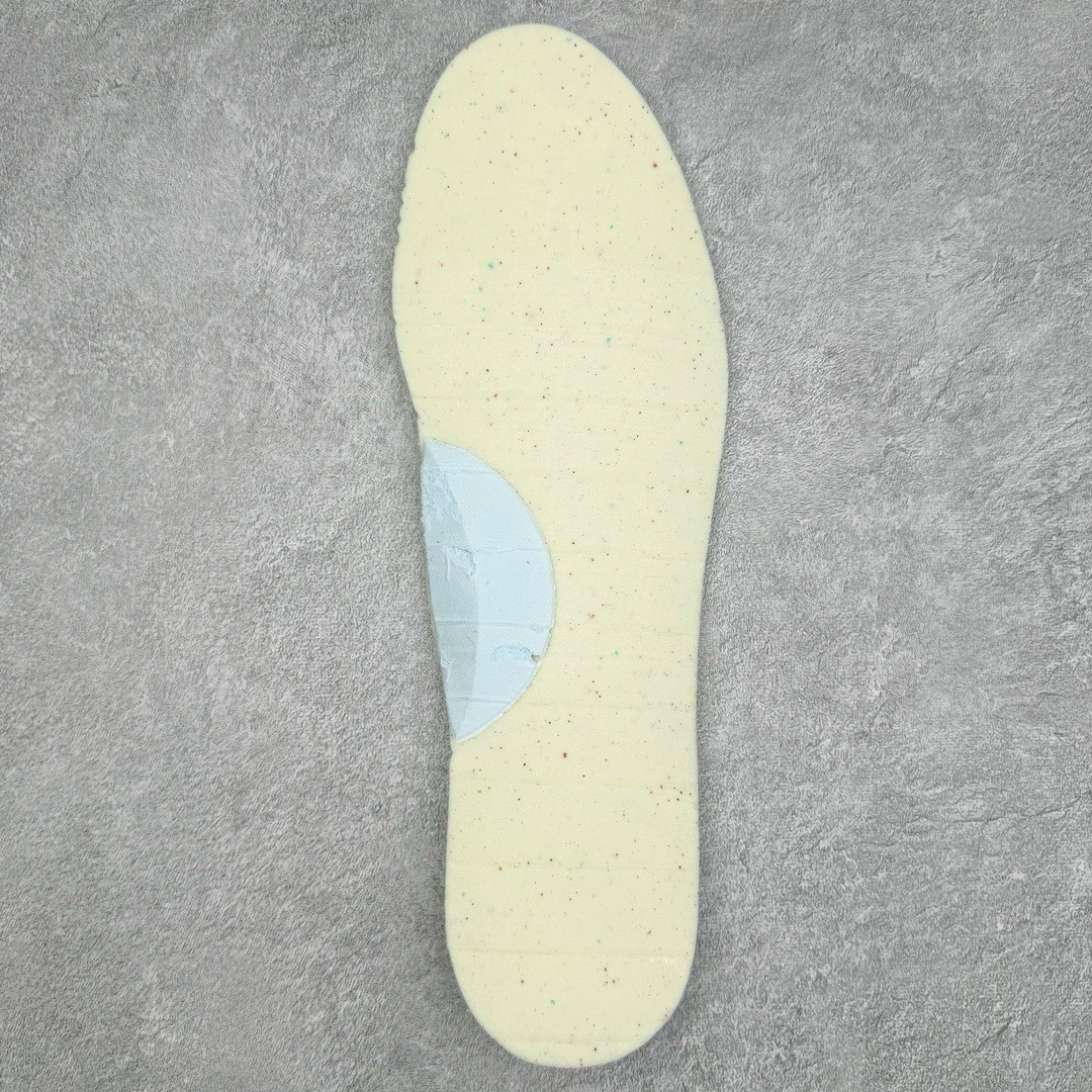 图片[12]-＃KZ神版特价 AD Original Gazelle Indoor Trainers 瞪羚室内鞋系列低帮复古百搭休闲运动德训风板鞋 蓝黄 IE2960 独家前帮工艺加持 全套原纸板楦头开发 每道工序同步公司流程 确保原汁原味 完美呈现原鞋版型 原厂高频磨具加持 精准内部资源对接 Logo字体百分百还原 原厂特供纳米纤维板 区别市面劣质纸板中底 原厂海玻璃鞋垫 中置乳胶足弓支撑垫 正确3/2横条宽版背胶 一比一鞋头弧度高度鞋身弧度 烫金亮度高频深浅同步原鞋 独家私模最大47.5 半透明橡胶大底 原厂定制长毛翻毛皮组合环保纤维革鞋面 原厂港宝加持定型后跟R度完美 原厂高频磨具加持 Logo字体 凹凸明显 轮廓分明 描漆定位精准 三道杠为尖角45°锯齿状 高频立体感很强 区别圆形锯齿 已最大程度还原公司 欢迎对比 将复古进行到底 简约流畅 三十年不变经典 这款Gazelle运动鞋 无论面料、配色、质感或设计 都只在重现其1991年原款的经典 皮革鞋面 撞色三条纹和鞋跟标的设计 力求呈现90年代的经典复古风潮 Samba火热的同时 也带动了其它的复古鞋型 Gazelle便是其中一只 Gazelle Indoor拥有包边更宽的T字型鞋头 更好的保护运动员的前掌 浓浓的复古氛围感 非常适合现在流行的Cleanfit风格 尺码：35.5 36 36.5 37 38 38.5 39 40 40.5 41 42 42.5 43 44 44.5 45 46 47.5-选品中心