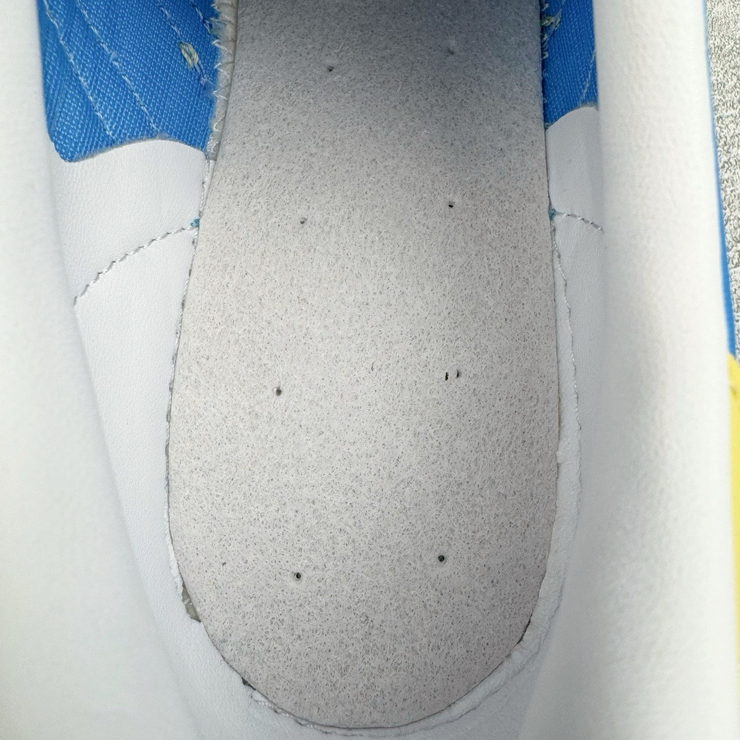 图片[11]-＃KZ神版特价 AD Original Gazelle Indoor Trainers 瞪羚室内鞋系列低帮复古百搭休闲运动德训风板鞋 蓝黄 IE2960 独家前帮工艺加持 全套原纸板楦头开发 每道工序同步公司流程 确保原汁原味 完美呈现原鞋版型 原厂高频磨具加持 精准内部资源对接 Logo字体百分百还原 原厂特供纳米纤维板 区别市面劣质纸板中底 原厂海玻璃鞋垫 中置乳胶足弓支撑垫 正确3/2横条宽版背胶 一比一鞋头弧度高度鞋身弧度 烫金亮度高频深浅同步原鞋 独家私模最大47.5 半透明橡胶大底 原厂定制长毛翻毛皮组合环保纤维革鞋面 原厂港宝加持定型后跟R度完美 原厂高频磨具加持 Logo字体 凹凸明显 轮廓分明 描漆定位精准 三道杠为尖角45°锯齿状 高频立体感很强 区别圆形锯齿 已最大程度还原公司 欢迎对比 将复古进行到底 简约流畅 三十年不变经典 这款Gazelle运动鞋 无论面料、配色、质感或设计 都只在重现其1991年原款的经典 皮革鞋面 撞色三条纹和鞋跟标的设计 力求呈现90年代的经典复古风潮 Samba火热的同时 也带动了其它的复古鞋型 Gazelle便是其中一只 Gazelle Indoor拥有包边更宽的T字型鞋头 更好的保护运动员的前掌 浓浓的复古氛围感 非常适合现在流行的Cleanfit风格 尺码：35.5 36 36.5 37 38 38.5 39 40 40.5 41 42 42.5 43 44 44.5 45 46 47.5-选品中心