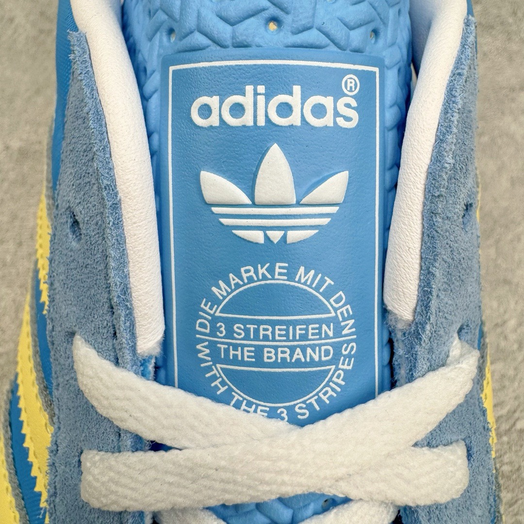 图片[14]-＃KZ神版特价 AD Original Gazelle Indoor Trainers 瞪羚室内鞋系列低帮复古百搭休闲运动德训风板鞋 蓝黄 IE2960 独家前帮工艺加持 全套原纸板楦头开发 每道工序同步公司流程 确保原汁原味 完美呈现原鞋版型 原厂高频磨具加持 精准内部资源对接 Logo字体百分百还原 原厂特供纳米纤维板 区别市面劣质纸板中底 原厂海玻璃鞋垫 中置乳胶足弓支撑垫 正确3/2横条宽版背胶 一比一鞋头弧度高度鞋身弧度 烫金亮度高频深浅同步原鞋 独家私模最大47.5 半透明橡胶大底 原厂定制长毛翻毛皮组合环保纤维革鞋面 原厂港宝加持定型后跟R度完美 原厂高频磨具加持 Logo字体 凹凸明显 轮廓分明 描漆定位精准 三道杠为尖角45°锯齿状 高频立体感很强 区别圆形锯齿 已最大程度还原公司 欢迎对比 将复古进行到底 简约流畅 三十年不变经典 这款Gazelle运动鞋 无论面料、配色、质感或设计 都只在重现其1991年原款的经典 皮革鞋面 撞色三条纹和鞋跟标的设计 力求呈现90年代的经典复古风潮 Samba火热的同时 也带动了其它的复古鞋型 Gazelle便是其中一只 Gazelle Indoor拥有包边更宽的T字型鞋头 更好的保护运动员的前掌 浓浓的复古氛围感 非常适合现在流行的Cleanfit风格 尺码：35.5 36 36.5 37 38 38.5 39 40 40.5 41 42 42.5 43 44 44.5 45 46 47.5-选品中心