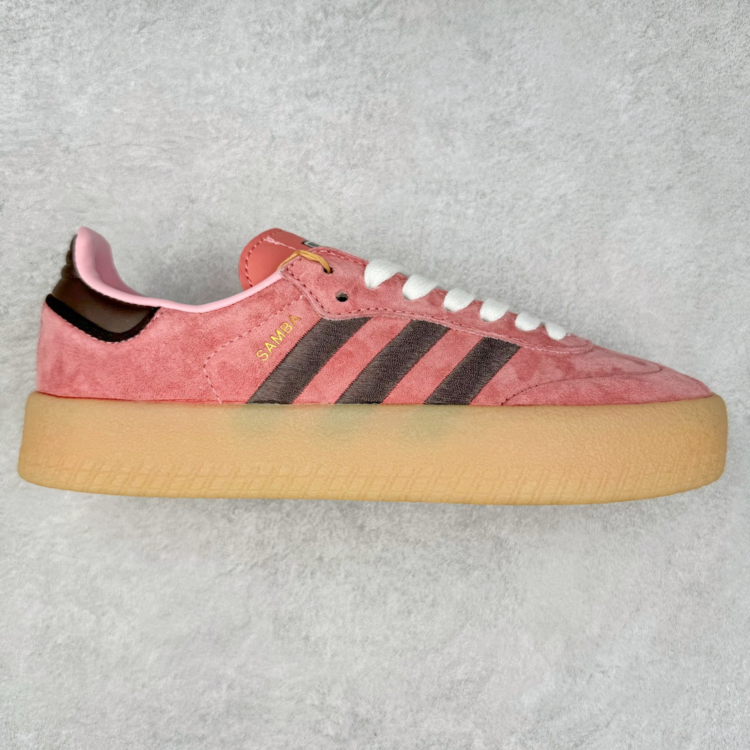AD Samba XLG 桑巴舞加大厚底版系列德训风百搭松糕休闲运动板鞋生胶底 JH8836 自Originals Samba成功借势Blokecore风潮一跃成为街头巷尾的焦点鞋款后,不论是围绕Samba本身打造的各式「变种版本」,还是以Samba为蓝本打造联名鞋款,都成为了时尚潮流人士日常穿搭首选。Samba XLG是adidas Originals不断扩展XLG系列的一部分,旨在与年轻文化相契合,迎合那些希望通过个性时尚表达自我而不愿牺牲舒适度的年轻群体。街头时尚领域的Gen Z特别偏爱宽松的穿着风格。Samba XLG针对这一点做了创新。它在延续Samba OG经典设计的基础上,迎合年轻群体的穿着习惯,重塑为宽大的鞋身比例轮廓以及加厚中底,让消费者轻松展示自己独特的风格。全新的Samba XLG系列不仅迎合了当下年轻群体的穿搭习惯,加宽了鞋身比例以及将中底进一步增厚,在视觉比例上更加饱满,同时还保留了经典Samba的细节,这样一来,鞋迷朋友在穿搭上不仅能更加个性化,而且还能延续一定的复古感受。尺码：36 36⅔ 37⅓ 38 38⅔ 39⅓ 40 40⅔ 41⅓ 42 42⅔ 43⅓ 44 45-选品中心