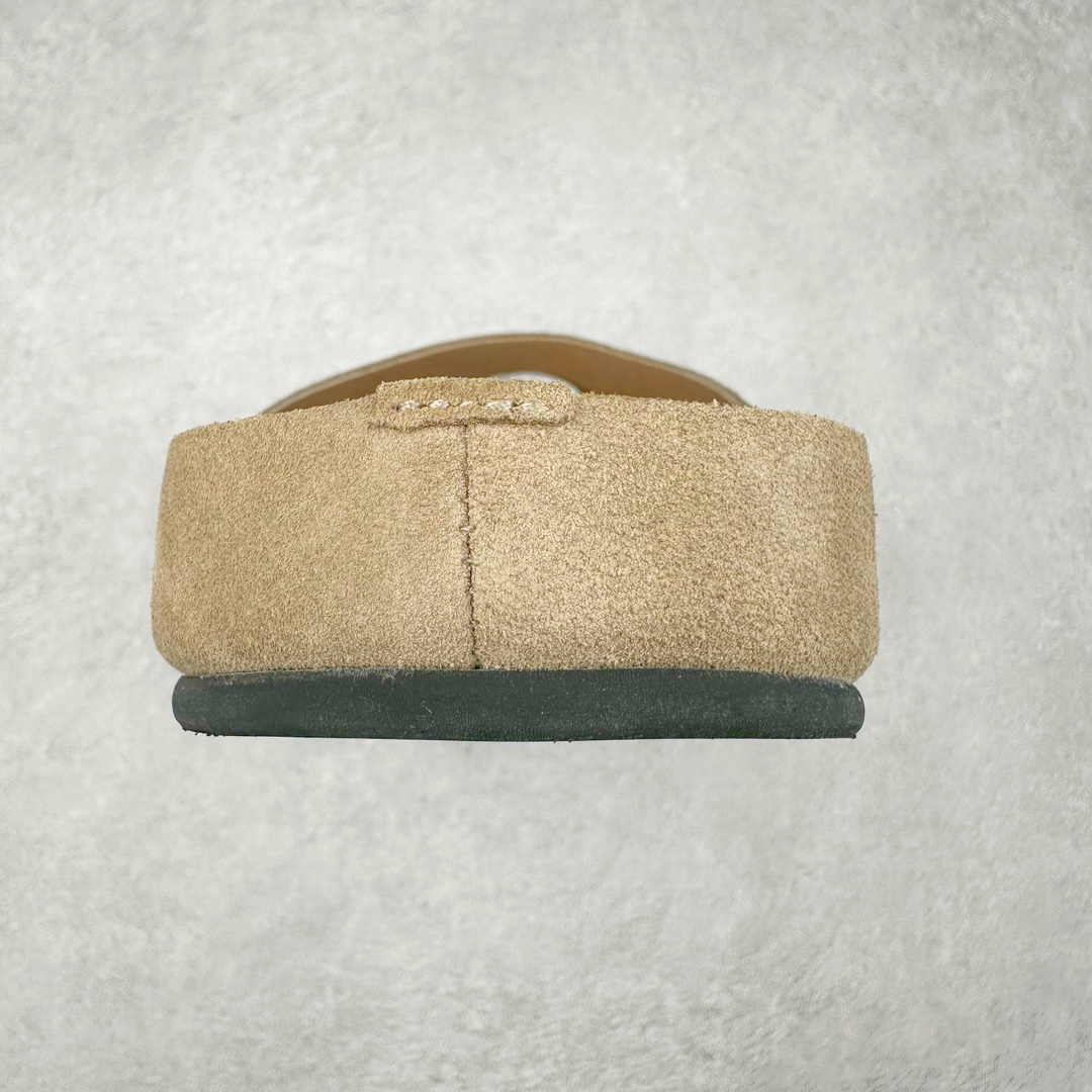 图片[8]-＃DC The Row Boston VL TR软木底包头拖鞋 天鹅绒般的绒面革赋子休闲的经典外观 四季皆宜 柔软的鞋床采用额外的泡沫缓冲层 提供额外的舒适感和全天支撑 全网独家首发 源于德国的严谨工艺 牛巴戎面 中层松木 EVA 三层组合大底 优质牛皮面料五金扣 出口订单 尺码：35-45-选品中心