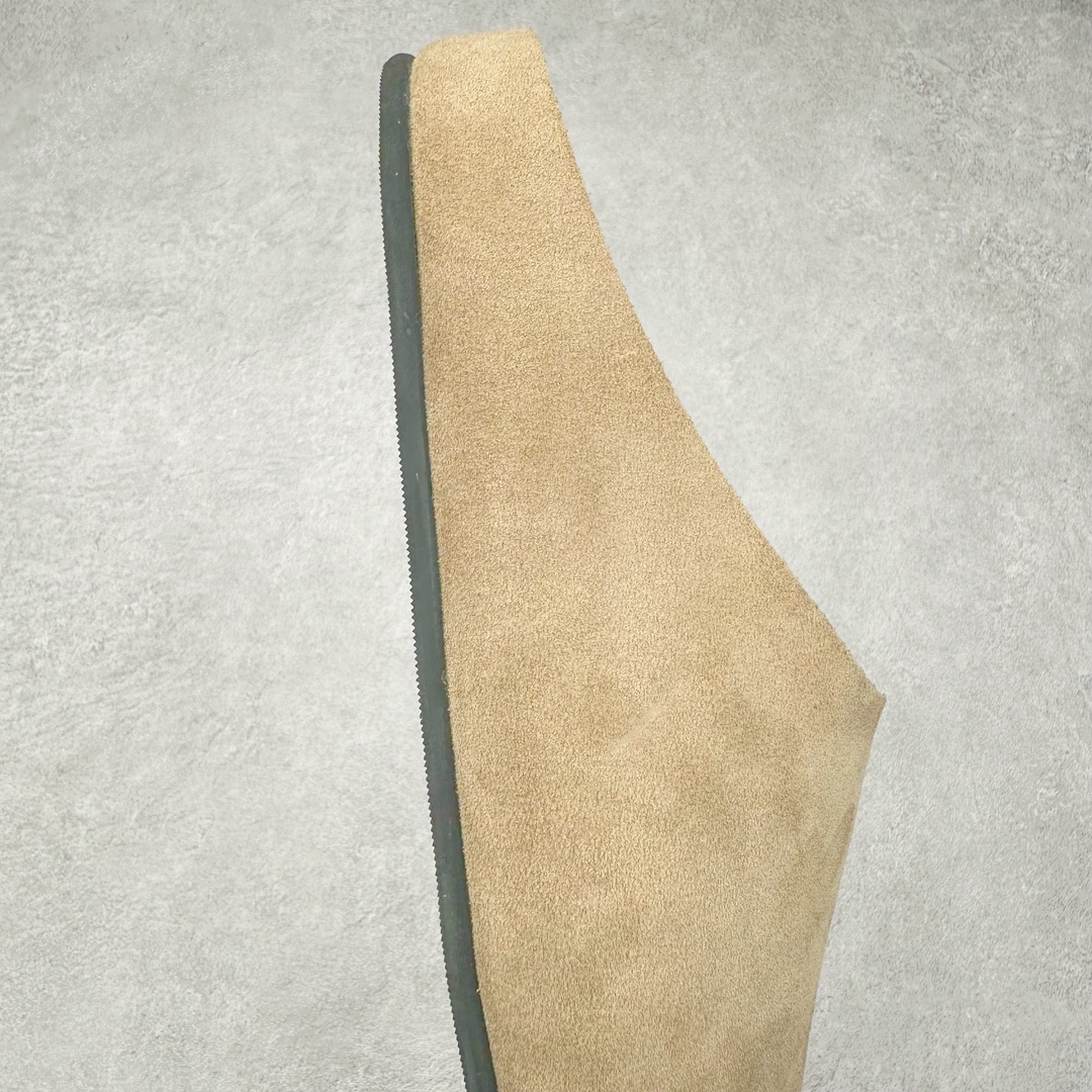 图片[6]-＃DC The Row Boston VL TR软木底包头拖鞋 天鹅绒般的绒面革赋子休闲的经典外观 四季皆宜 柔软的鞋床采用额外的泡沫缓冲层 提供额外的舒适感和全天支撑 全网独家首发 源于德国的严谨工艺 牛巴戎面 中层松木 EVA 三层组合大底 优质牛皮面料五金扣 出口订单 尺码：35-45-选品中心