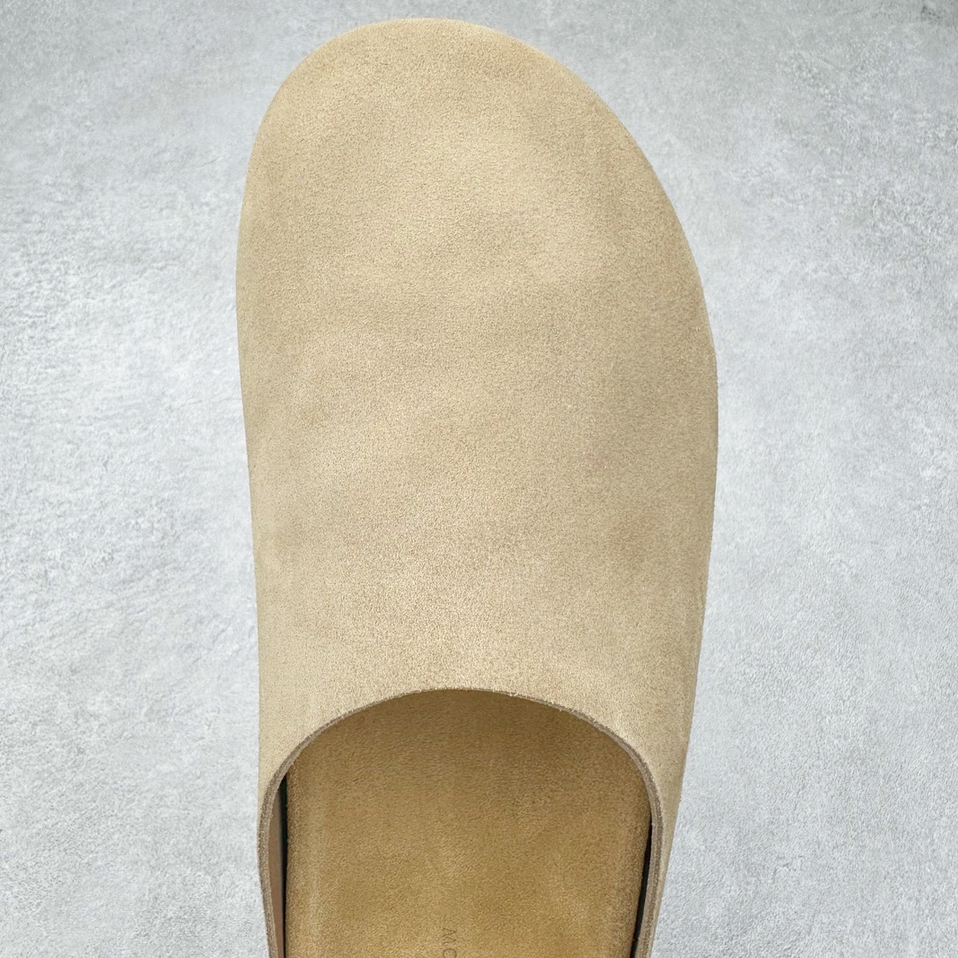 图片[4]-＃DC The Row Boston VL TR软木底包头拖鞋 天鹅绒般的绒面革赋子休闲的经典外观 四季皆宜 柔软的鞋床采用额外的泡沫缓冲层 提供额外的舒适感和全天支撑 全网独家首发 源于德国的严谨工艺 牛巴戎面 中层松木 EVA 三层组合大底 优质牛皮面料五金扣 出口订单 尺码：35-45-选品中心