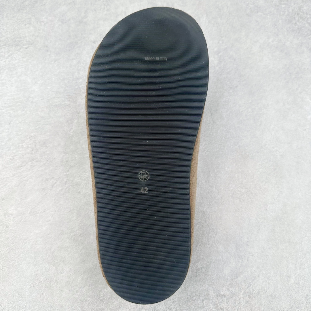 图片[9]-＃DC The Row Boston VL TR软木底包头拖鞋 天鹅绒般的绒面革赋子休闲的经典外观 四季皆宜 柔软的鞋床采用额外的泡沫缓冲层 提供额外的舒适感和全天支撑 全网独家首发 源于德国的严谨工艺 牛巴戎面 中层松木 EVA 三层组合大底 优质牛皮面料五金扣 出口订单 尺码：35-45-选品中心